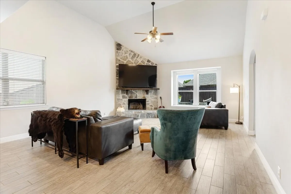 Single Family Residence For Sale in Grayson County , 3656 Rosewood, Denison, Texas 75020, 4 Bedroom, 4 Bathroom, 2 Garage spaces, 2,582 Sqft, built in 2017, mls#21276716, Real Estate Agent in Denison, Homes For Sale in Grayson county, Homes For Sale in Denison, Realtor in Denison Texas, Real Estate Brokerage Independent Realty Texas, Luminita Cordes Realtor