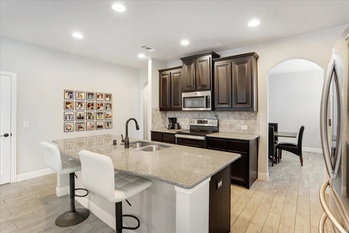 Single Family Residence For Sale in Grayson County , 3656 Rosewood, Denison, Texas 75020, 4 Bedroom, 4 Bathroom, 2 Garage spaces, 2,582 Sqft, built in 2017, mls#21276716, Real Estate Agent in Denison, Homes For Sale in Grayson county, Homes For Sale in Denison, Realtor in Denison Texas, Real Estate Brokerage Independent Realty Texas, Luminita Cordes Realtor
