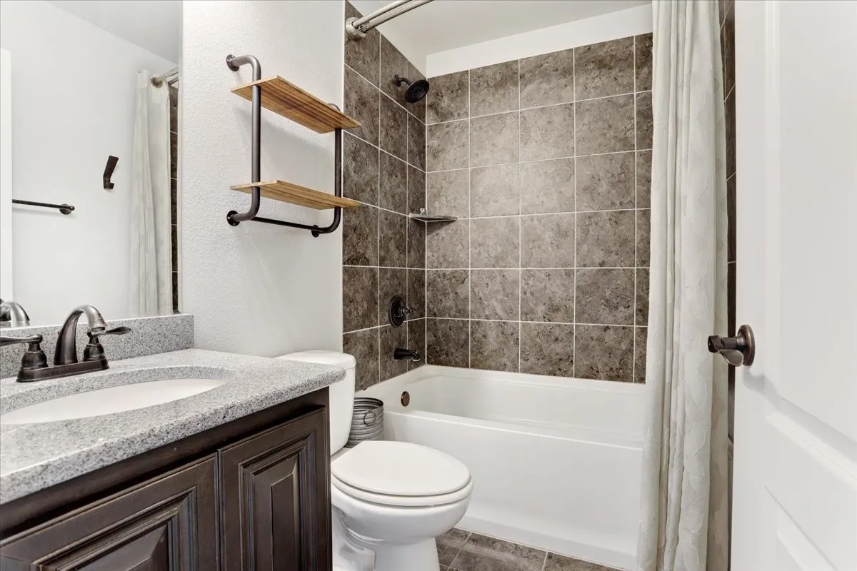 Single Family Residence For Sale in Grayson County , 3656 Rosewood, Denison, Texas 75020, 4 Bedroom, 4 Bathroom, 2 Garage spaces, 2,582 Sqft, built in 2017, mls#21276716, Real Estate Agent in Denison, Homes For Sale in Grayson county, Homes For Sale in Denison, Realtor in Denison Texas, Real Estate Brokerage Independent Realty Texas, Luminita Cordes Realtor