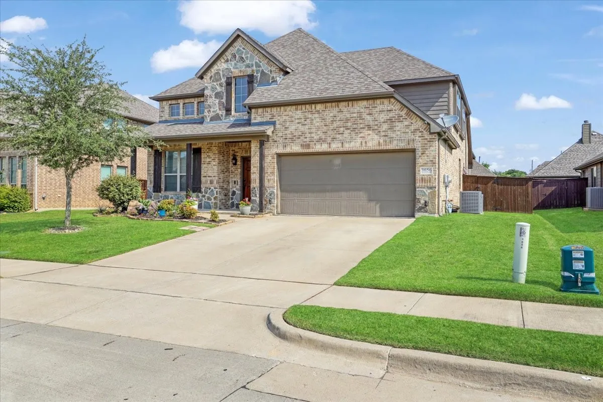 Single Family Residence For Sale in Grayson County , 3656 Rosewood, Denison, Texas 75020, 4 Bedroom, 4 Bathroom, 2 Garage spaces, 2,582 Sqft, built in 2017, mls#21276716, Real Estate Agent in Denison, Homes For Sale in Grayson county, Homes For Sale in Denison, Realtor in Denison Texas, Real Estate Brokerage Independent Realty Texas, Luminita Cordes Realtor