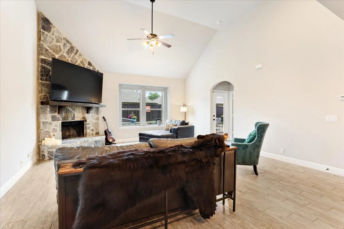 Single Family Residence For Sale in Grayson County , 3656 Rosewood, Denison, Texas 75020, 4 Bedroom, 4 Bathroom, 2 Garage spaces, 2,582 Sqft, built in 2017, mls#21276716, Real Estate Agent in Denison, Homes For Sale in Grayson county, Homes For Sale in Denison, Realtor in Denison Texas, Real Estate Brokerage Independent Realty Texas, Luminita Cordes Realtor