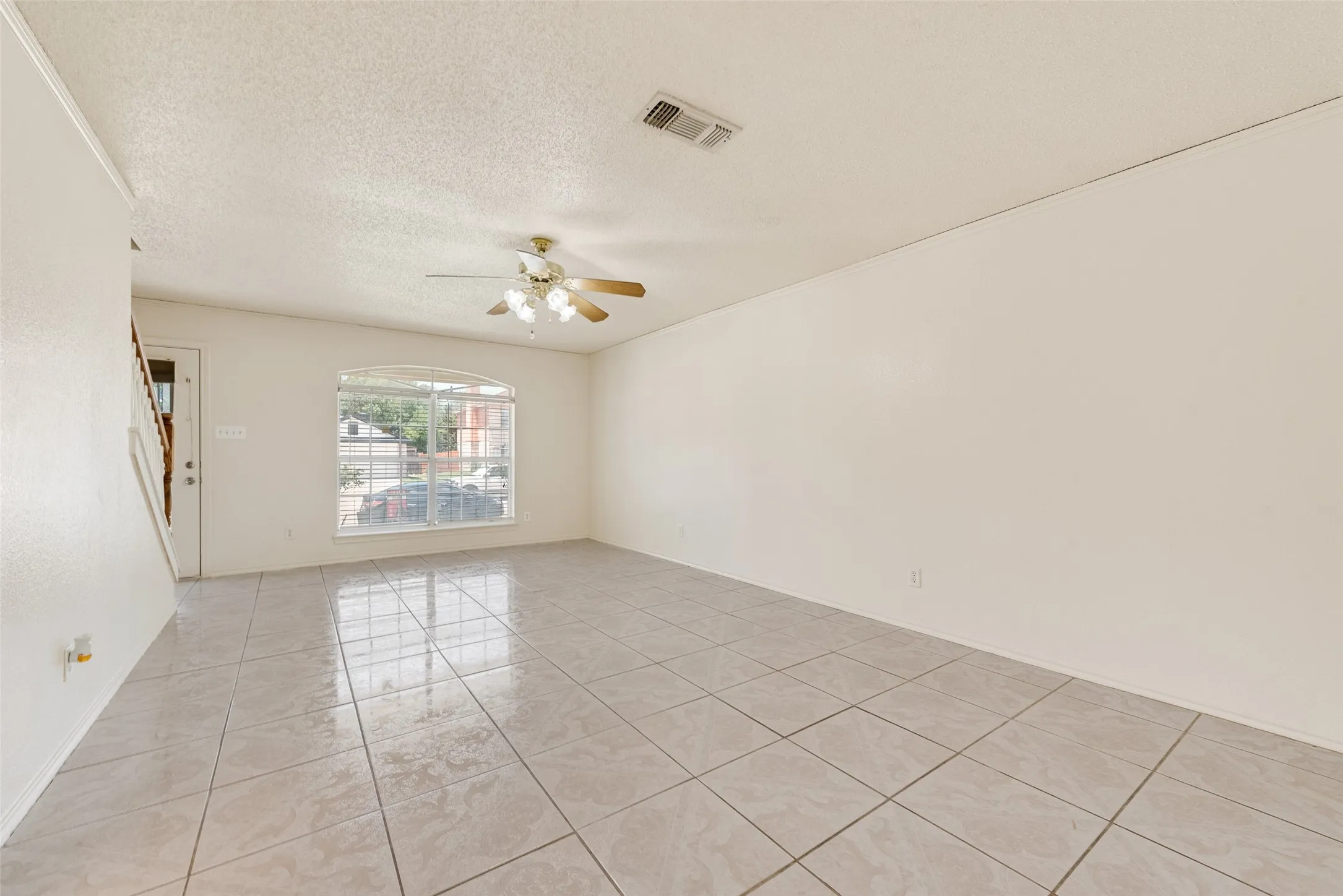 Single Family Residence For Sale in Dallas County , 1412 Santa Elena Plaza, Dallas, Texas 75211, 4 Bedroom, 3 Bathroom, 2 Garage spaces, 1,886 Sqft, built in 2000, mls#21286129, Real Estate Agent in Dallas, Homes For Sale in Dallas county, Homes For Sale in Dallas, Realtor in Dallas Texas, Real Estate Brokerage Independent Realty Texas, Luminita Cordes Realtor