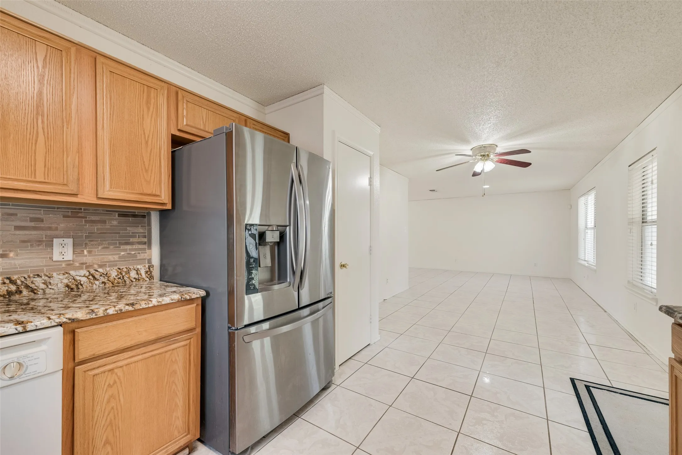Single Family Residence For Sale in Dallas County , 1412 Santa Elena Plaza, Dallas, Texas 75211, 4 Bedroom, 3 Bathroom, 2 Garage spaces, 1,886 Sqft, built in 2000, mls#21286129, Real Estate Agent in Dallas, Homes For Sale in Dallas county, Homes For Sale in Dallas, Realtor in Dallas Texas, Real Estate Brokerage Independent Realty Texas, Luminita Cordes Realtor
