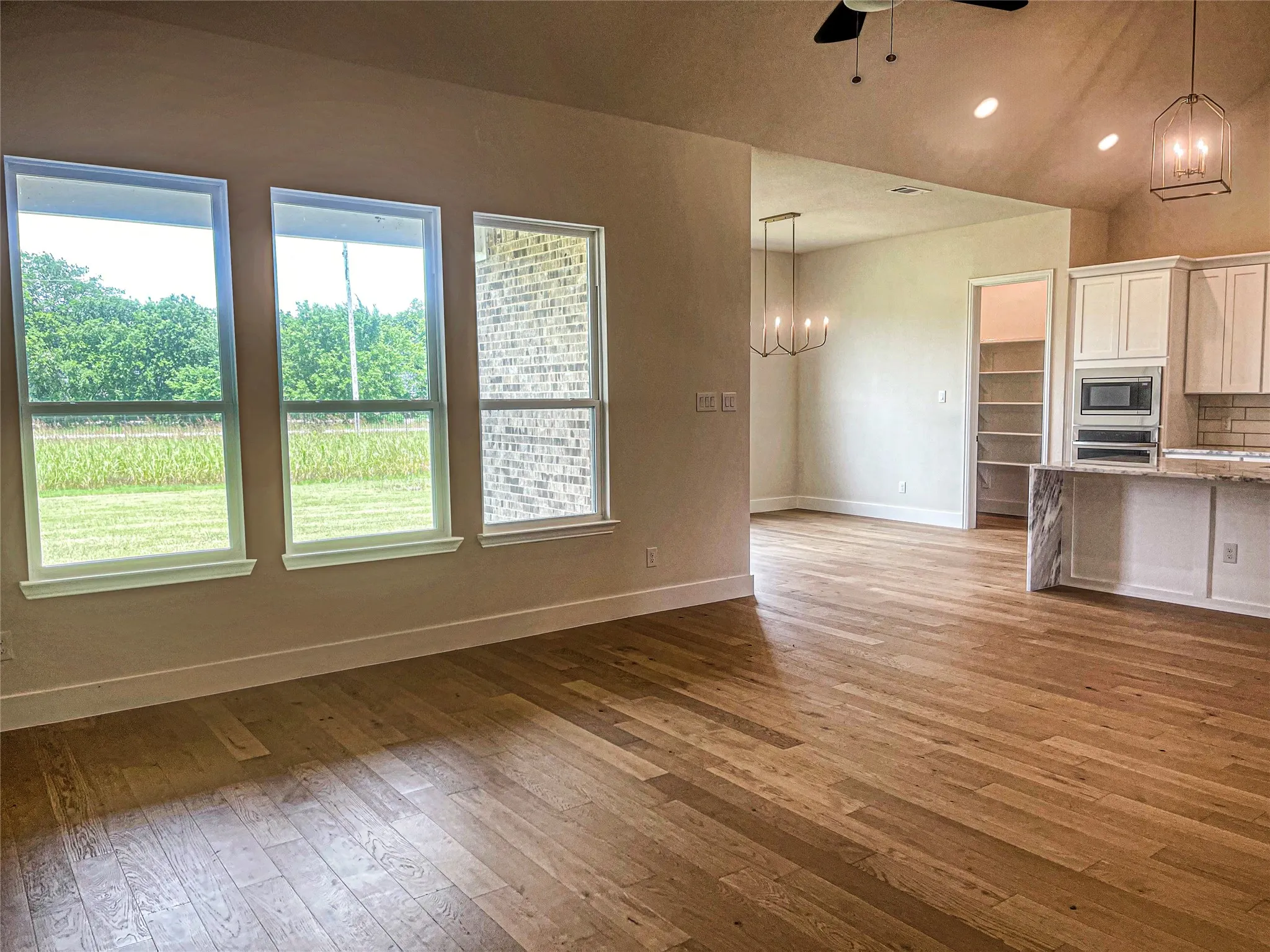Single Family Residence For Sale in Ellis County , 117 Aiden Drive, Waxahachie, Texas 75165, 4 Bedroom, 3 Bathroom, 3 Garage spaces, 2,803 Sqft, built in 2024, mls#21288985, Real Estate Agent in Waxahachie, Homes For Sale in Ellis county, Homes For Sale in Waxahachie, Realtor in Waxahachie Texas, Real Estate Brokerage Independent Realty Texas, Luminita Cordes Realtor
