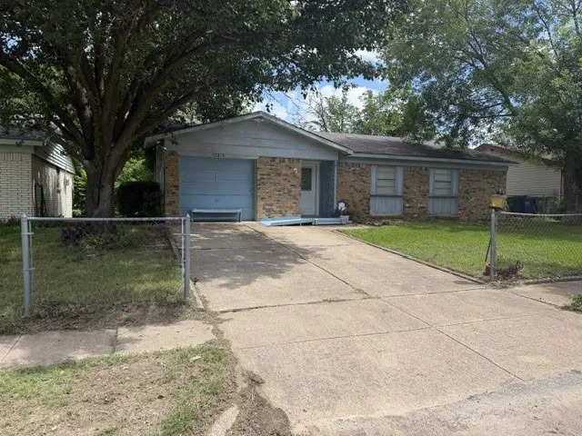 Single Family Residence For Sale in Dallas County , 12219 Knight Drive, Balch Springs, Texas 75180, 3 Bedroom, 2 Bathroom, 1 Garage spaces, 1,132 Sqft, built in 1971, mls#21288986, Real Estate Agent in Balch Springs, Homes For Sale in Dallas county, Homes For Sale in Balch Springs, Realtor in Balch Springs Texas, Real Estate Brokerage Independent Realty Texas, Luminita Cordes Realtor