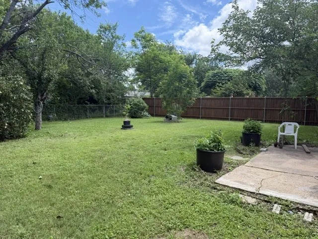 Single Family Residence For Sale in Dallas County , 12219 Knight Drive, Balch Springs, Texas 75180, 3 Bedroom, 2 Bathroom, 1 Garage spaces, 1,132 Sqft, built in 1971, mls#21288986, Real Estate Agent in Balch Springs, Homes For Sale in Dallas county, Homes For Sale in Balch Springs, Realtor in Balch Springs Texas, Real Estate Brokerage Independent Realty Texas, Luminita Cordes Realtor