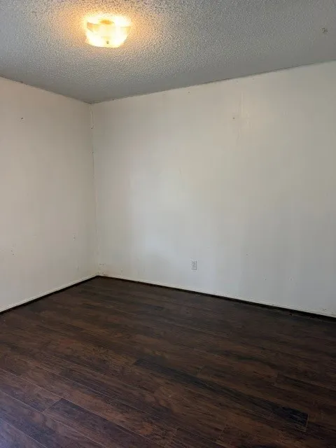 Single Family Residence For Sale in Dallas County , 12219 Knight Drive, Balch Springs, Texas 75180, 3 Bedroom, 2 Bathroom, 1 Garage spaces, 1,132 Sqft, built in 1971, mls#21288986, Real Estate Agent in Balch Springs, Homes For Sale in Dallas county, Homes For Sale in Balch Springs, Realtor in Balch Springs Texas, Real Estate Brokerage Independent Realty Texas, Luminita Cordes Realtor