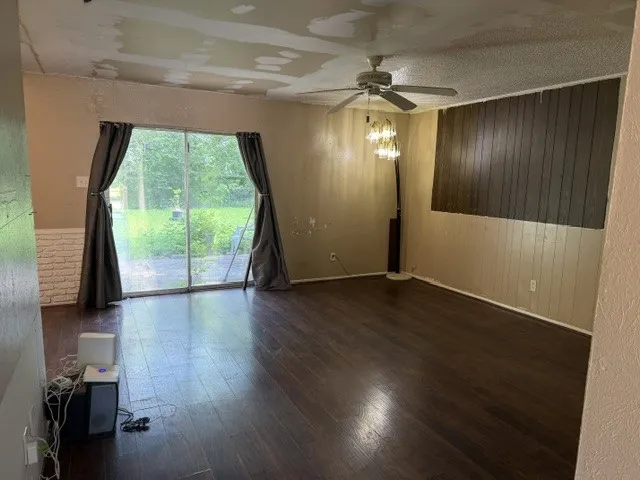 Single Family Residence For Sale in Dallas County , 12219 Knight Drive, Balch Springs, Texas 75180, 3 Bedroom, 2 Bathroom, 1 Garage spaces, 1,132 Sqft, built in 1971, mls#21288986, Real Estate Agent in Balch Springs, Homes For Sale in Dallas county, Homes For Sale in Balch Springs, Realtor in Balch Springs Texas, Real Estate Brokerage Independent Realty Texas, Luminita Cordes Realtor