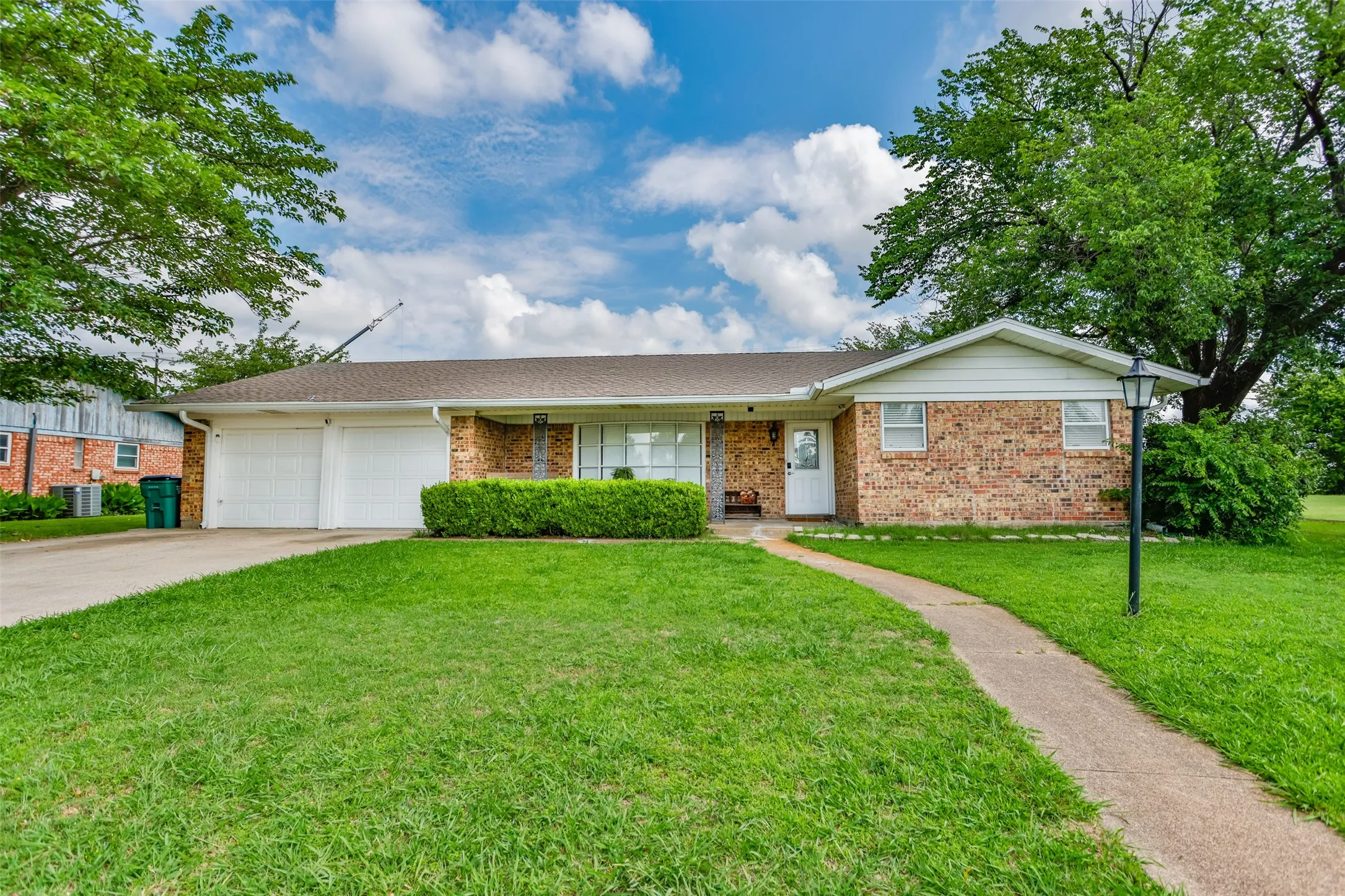 Single Family Residence For Sale in Cooke County , 1808 College Street, Gainesville, Texas 76240, 3 Bedrooms, 2 Bathrooms, 2 Garage spaces, 1,722 Sqft, built in 1970, Price $269,999, mls#21288987, Real Estate Agent in Gainesville, Homes For Sale in Cooke county, Homes For Sale in Gainesville, Realtor in Gainesville Texas, Real Estate Brokerage Independent Realty Texas, Luminita Cordes Realtor