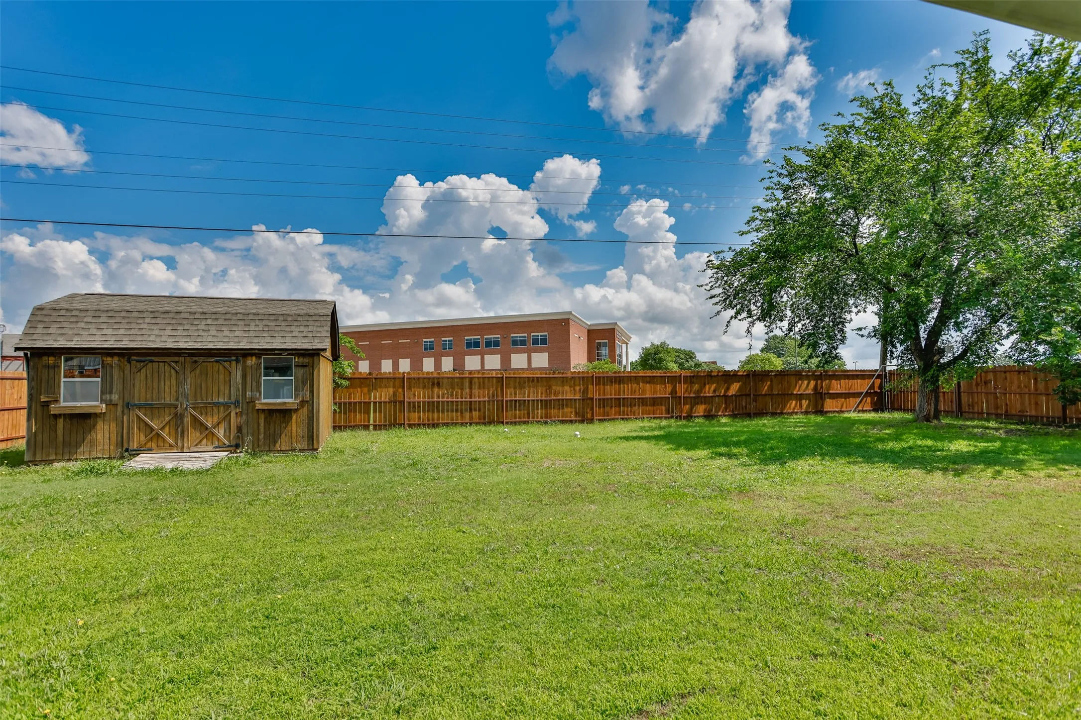 Single Family Residence For Sale in Cooke County , 1808 College Street, Gainesville, Texas 76240, 3 Bedrooms, 2 Bathrooms, 2 Garage spaces, 1,722 Sqft, built in 1970, Price $269,999, mls#21288987, Real Estate Agent in Gainesville, Homes For Sale in Cooke county, Homes For Sale in Gainesville, Realtor in Gainesville Texas, Real Estate Brokerage Independent Realty Texas, Luminita Cordes Realtor