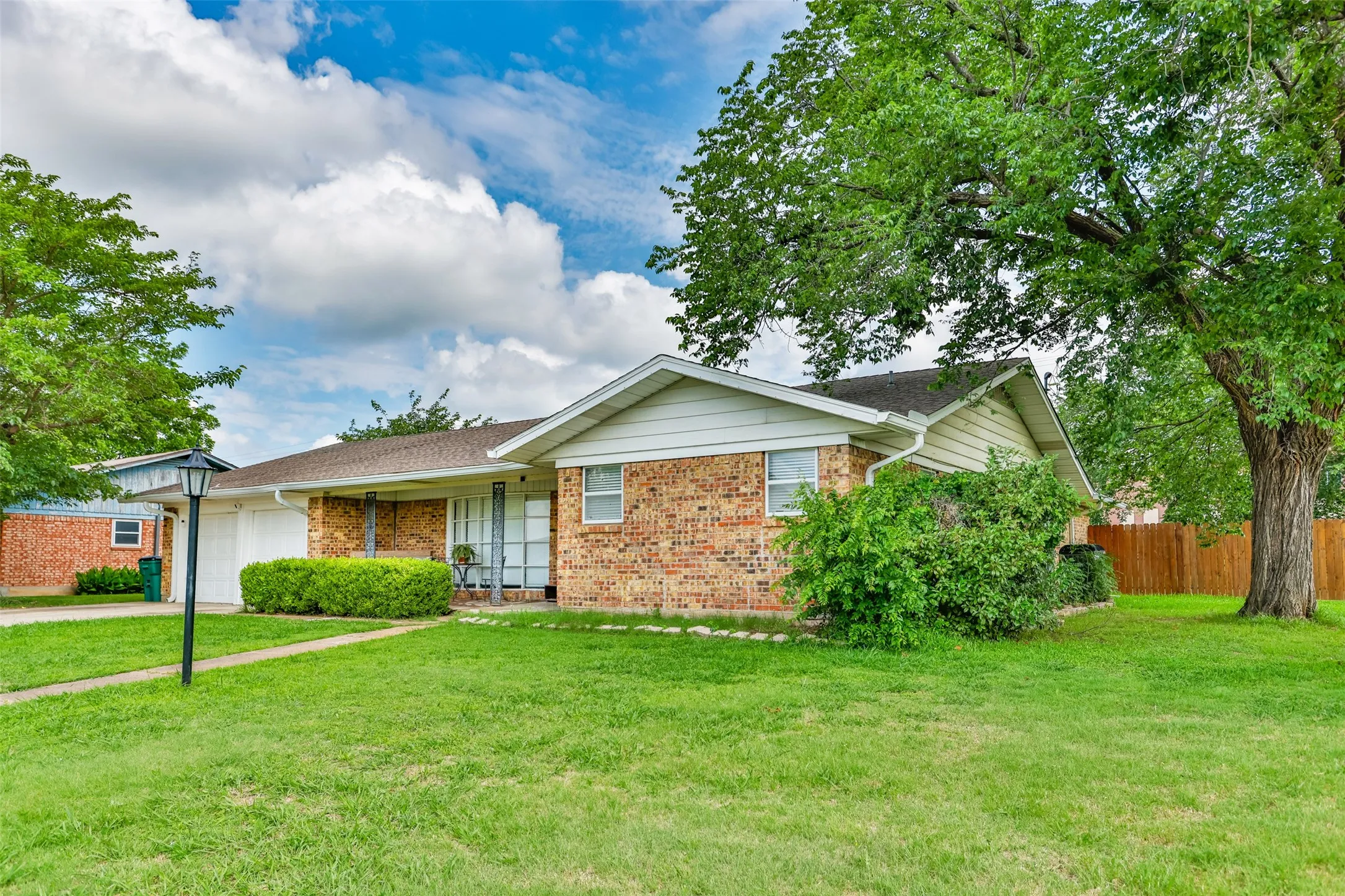 Single Family Residence For Sale in Cooke County , 1808 College Street, Gainesville, Texas 76240, 3 Bedrooms, 2 Bathrooms, 2 Garage spaces, 1,722 Sqft, built in 1970, Price $269,999, mls#21288987, Real Estate Agent in Gainesville, Homes For Sale in Cooke county, Homes For Sale in Gainesville, Realtor in Gainesville Texas, Real Estate Brokerage Independent Realty Texas, Luminita Cordes Realtor