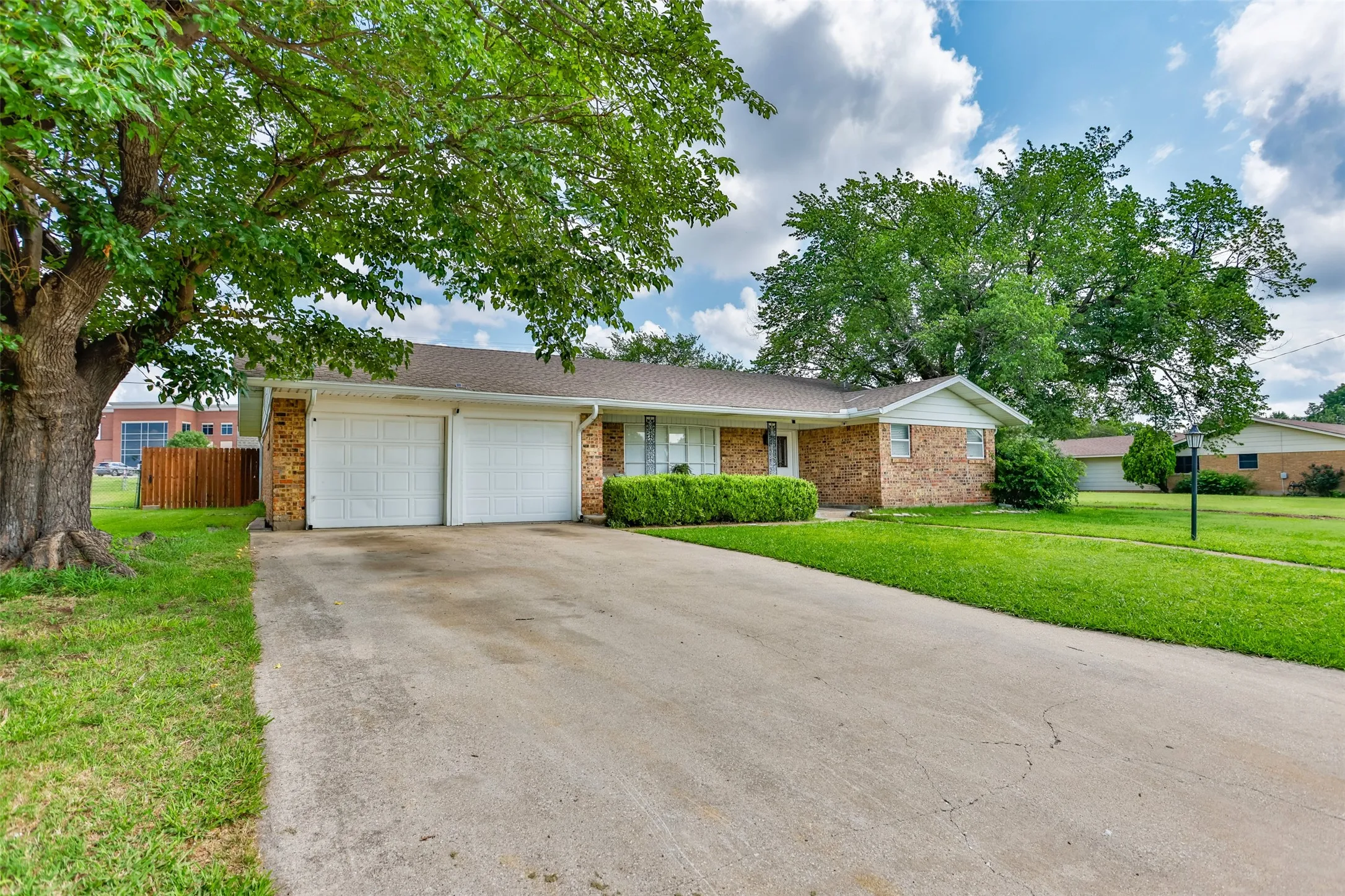 Single Family Residence For Sale in Cooke County , 1808 College Street, Gainesville, Texas 76240, 3 Bedrooms, 2 Bathrooms, 2 Garage spaces, 1,722 Sqft, built in 1970, Price $269,999, mls#21288987, Real Estate Agent in Gainesville, Homes For Sale in Cooke county, Homes For Sale in Gainesville, Realtor in Gainesville Texas, Real Estate Brokerage Independent Realty Texas, Luminita Cordes Realtor