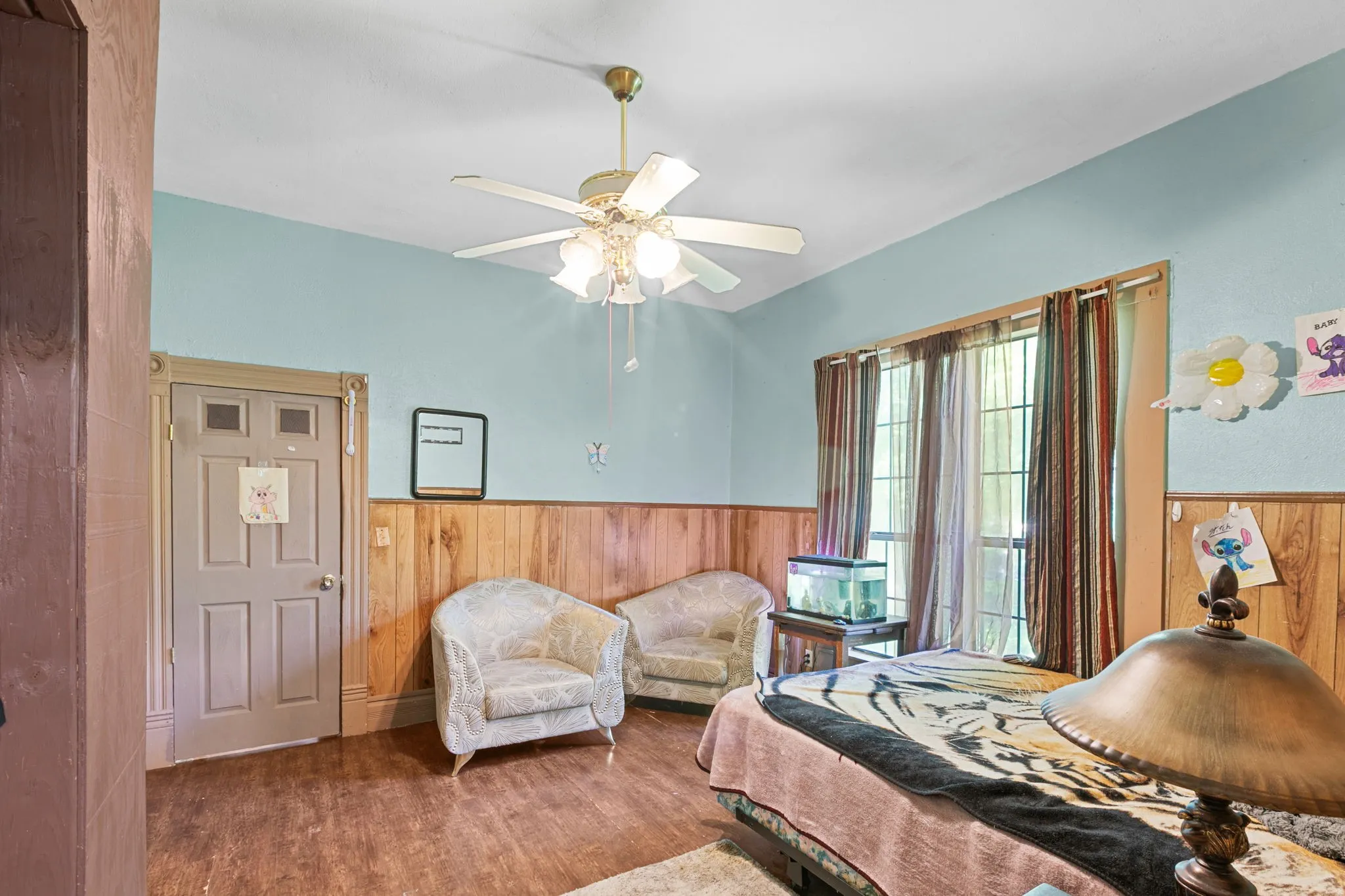 Single Family Residence For Sale in Ellis County , 704 Cantrell Street, Waxahachie, Texas 75165, 4 Bedroom, 2 Bathroom, Garage spaces, 1,451 Sqft, built in 1940, mls#21288133, Real Estate Agent in Waxahachie, Homes For Sale in Ellis county, Homes For Sale in Waxahachie, Realtor in Waxahachie Texas, Real Estate Brokerage Independent Realty Texas, Luminita Cordes Realtor