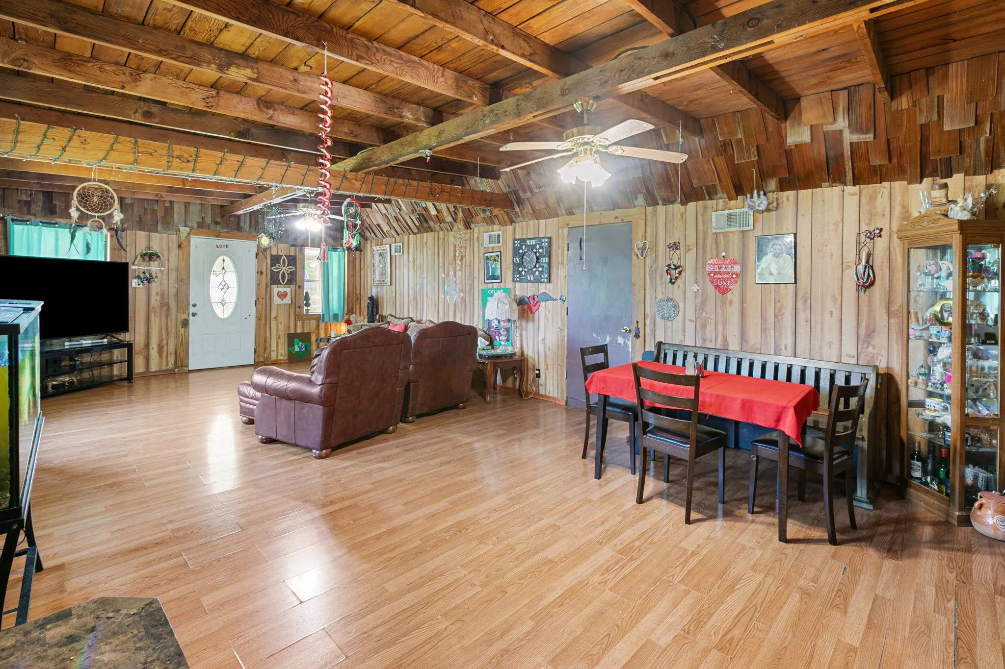 Single Family Residence For Sale in Ellis County , 704 Cantrell Street, Waxahachie, Texas 75165, 4 Bedroom, 2 Bathroom, Garage spaces, 1,451 Sqft, built in 1940, mls#21288133, Real Estate Agent in Waxahachie, Homes For Sale in Ellis county, Homes For Sale in Waxahachie, Realtor in Waxahachie Texas, Real Estate Brokerage Independent Realty Texas, Luminita Cordes Realtor