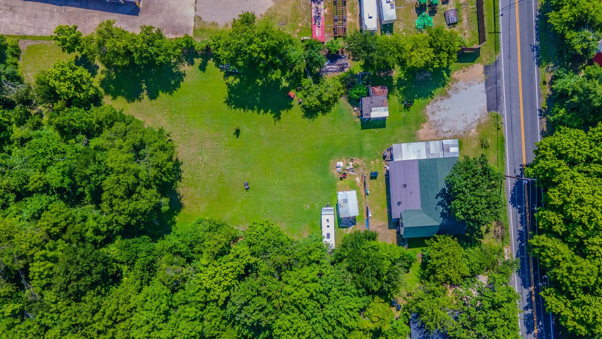 Single Family Residence For Sale in Ellis County , 704 Cantrell Street, Waxahachie, Texas 75165, 4 Bedroom, 2 Bathroom, Garage spaces, 1,451 Sqft, built in 1940, mls#21288133, Real Estate Agent in Waxahachie, Homes For Sale in Ellis county, Homes For Sale in Waxahachie, Realtor in Waxahachie Texas, Real Estate Brokerage Independent Realty Texas, Luminita Cordes Realtor
