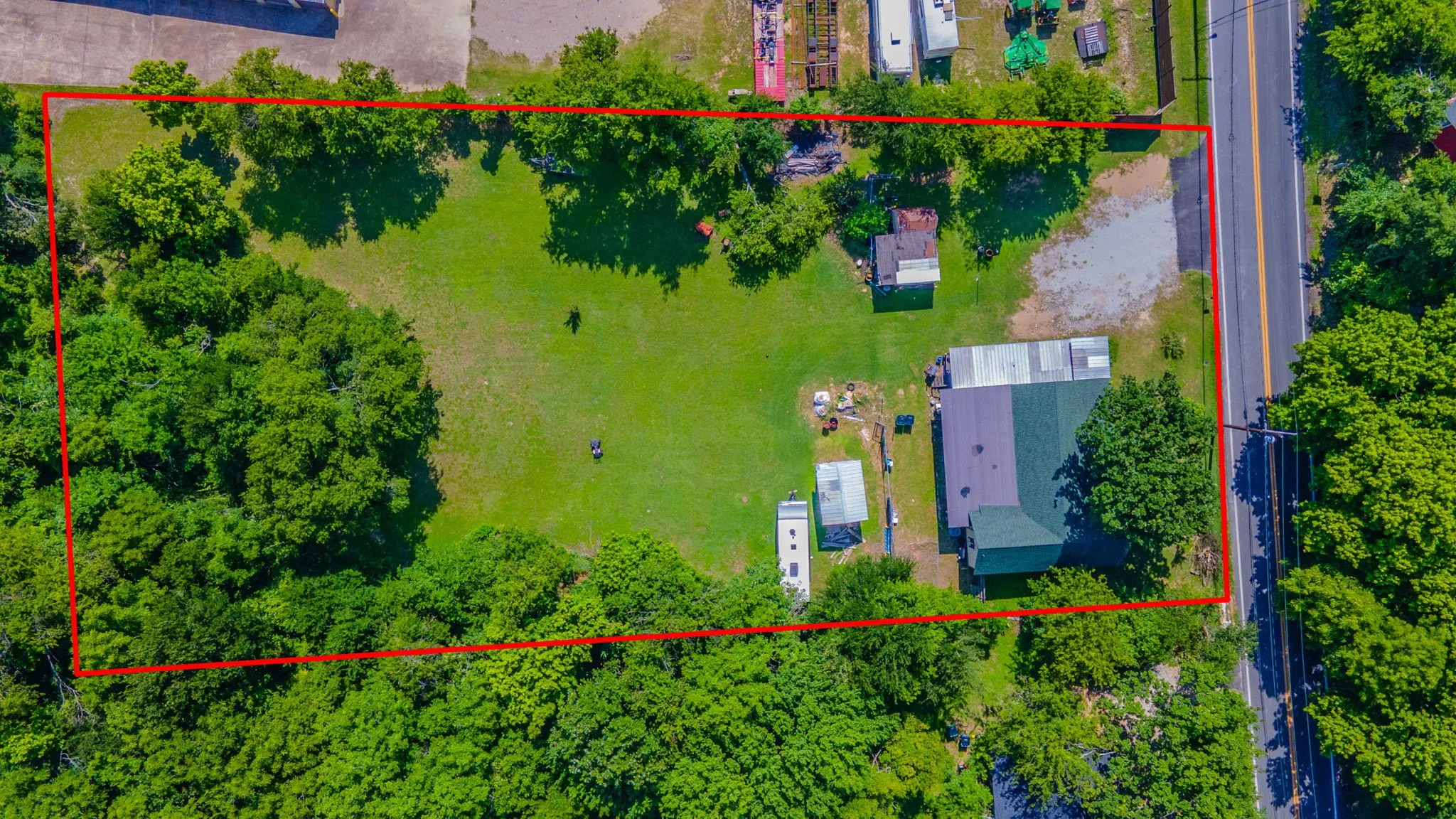 Single Family Residence For Sale in Ellis County , 704 Cantrell Street, Waxahachie, Texas 75165, 4 Bedroom, 2 Bathroom, Garage spaces, 1,451 Sqft, built in 1940, mls#21288133, Real Estate Agent in Waxahachie, Homes For Sale in Ellis county, Homes For Sale in Waxahachie, Realtor in Waxahachie Texas, Real Estate Brokerage Independent Realty Texas, Luminita Cordes Realtor