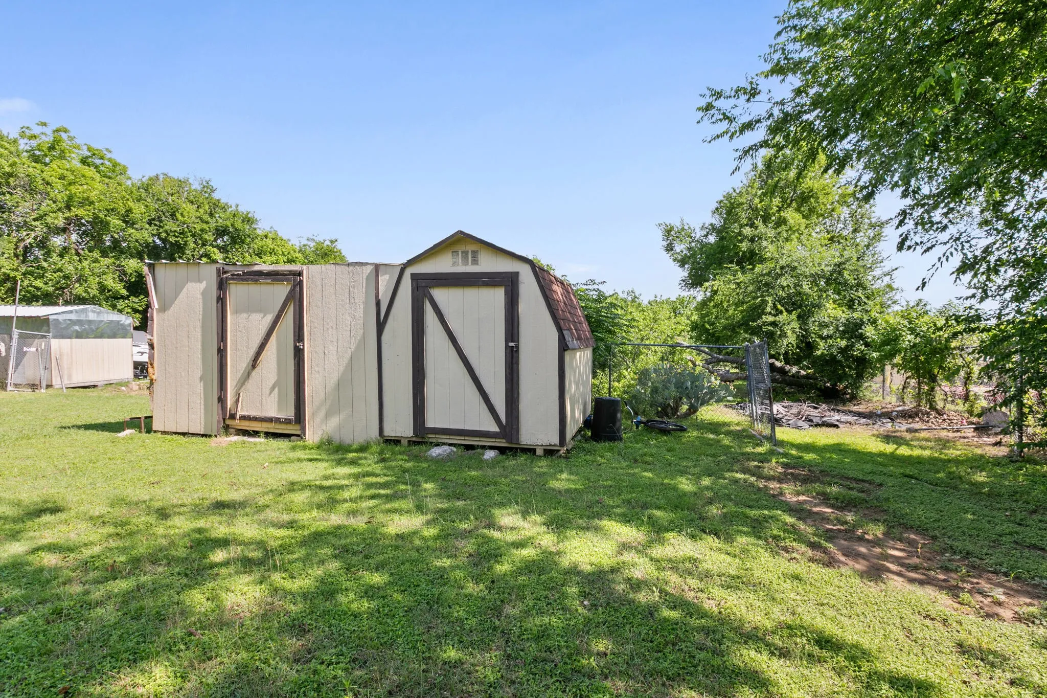 Single Family Residence For Sale in Ellis County , 704 Cantrell Street, Waxahachie, Texas 75165, 4 Bedroom, 2 Bathroom, Garage spaces, 1,451 Sqft, built in 1940, mls#21288133, Real Estate Agent in Waxahachie, Homes For Sale in Ellis county, Homes For Sale in Waxahachie, Realtor in Waxahachie Texas, Real Estate Brokerage Independent Realty Texas, Luminita Cordes Realtor