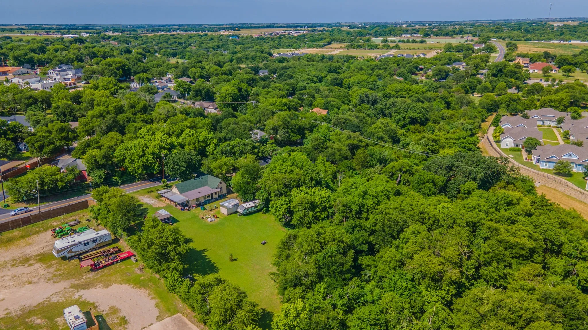 Single Family Residence For Sale in Ellis County , 704 Cantrell Street, Waxahachie, Texas 75165, 4 Bedroom, 2 Bathroom, Garage spaces, 1,451 Sqft, built in 1940, mls#21288133, Real Estate Agent in Waxahachie, Homes For Sale in Ellis county, Homes For Sale in Waxahachie, Realtor in Waxahachie Texas, Real Estate Brokerage Independent Realty Texas, Luminita Cordes Realtor