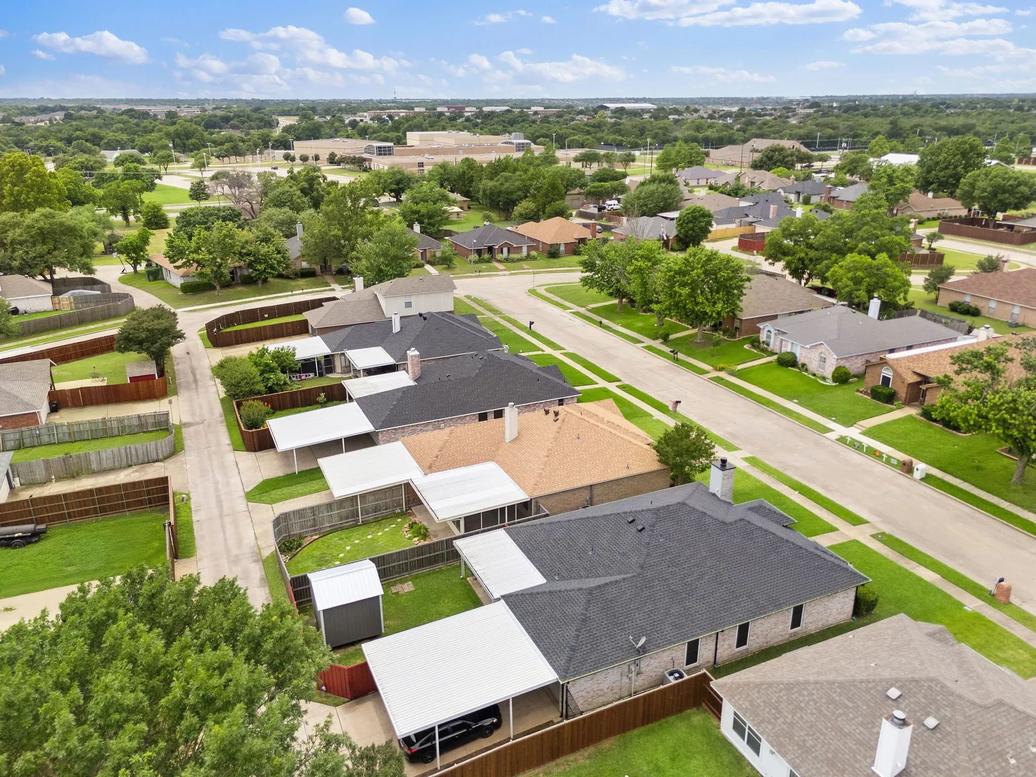 Single Family Residence For Sale in Dallas County , 2124 Emerald Oaks, Mesquite, Texas 75181, 3 Bedroom, 2 Bathroom, 2 Garage spaces, 1,760 Sqft, built in 1992, mls#21286095, Real Estate Agent in Mesquite, Homes For Sale in Dallas county, Homes For Sale in Mesquite, Realtor in Mesquite Texas, Real Estate Brokerage Independent Realty Texas, Luminita Cordes Realtor