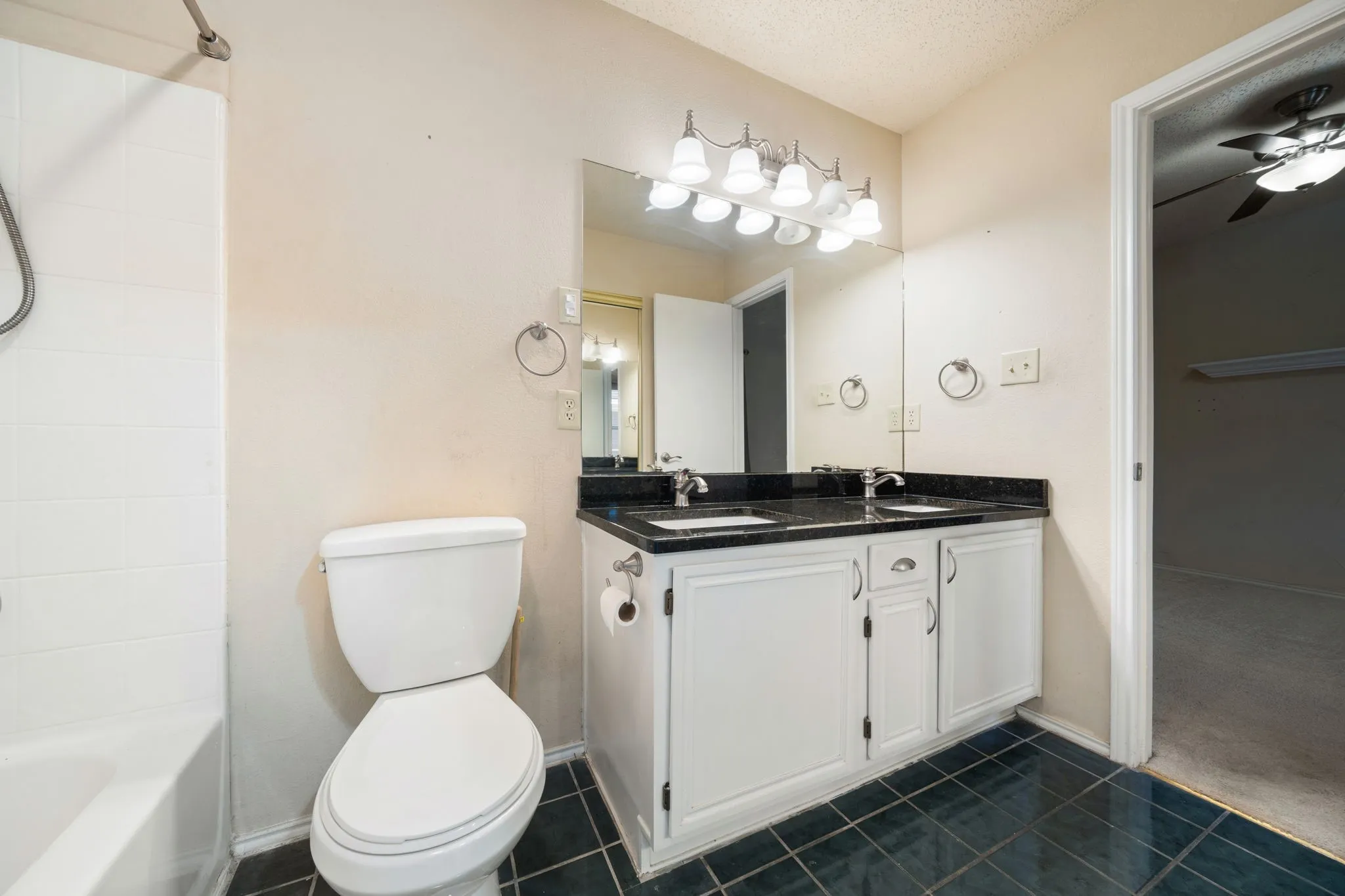 Single Family Residence For Sale in Dallas County , 2124 Emerald Oaks, Mesquite, Texas 75181, 3 Bedroom, 2 Bathroom, 2 Garage spaces, 1,760 Sqft, built in 1992, mls#21286095, Real Estate Agent in Mesquite, Homes For Sale in Dallas county, Homes For Sale in Mesquite, Realtor in Mesquite Texas, Real Estate Brokerage Independent Realty Texas, Luminita Cordes Realtor