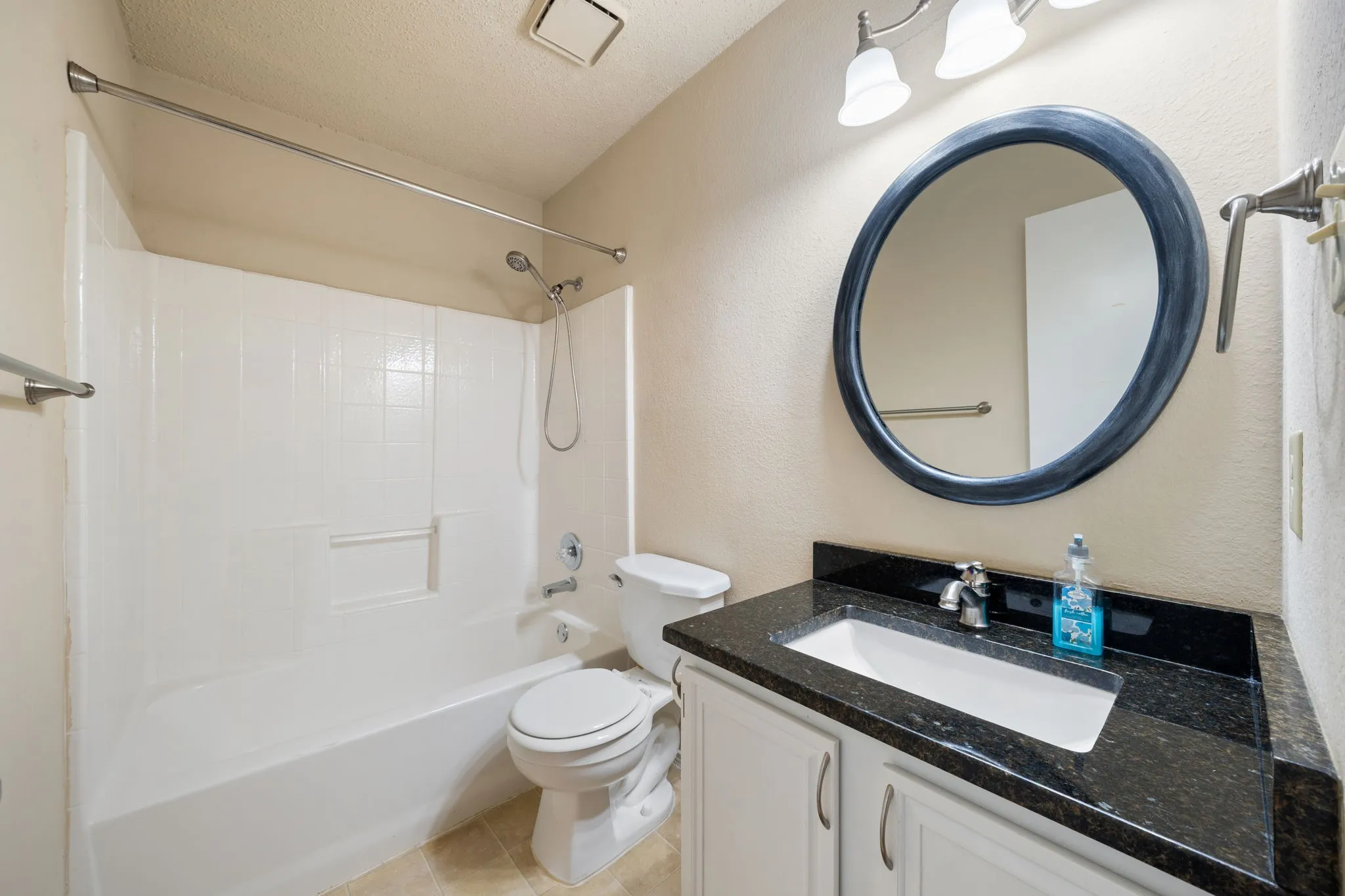 Single Family Residence For Sale in Dallas County , 2124 Emerald Oaks, Mesquite, Texas 75181, 3 Bedroom, 2 Bathroom, 2 Garage spaces, 1,760 Sqft, built in 1992, mls#21286095, Real Estate Agent in Mesquite, Homes For Sale in Dallas county, Homes For Sale in Mesquite, Realtor in Mesquite Texas, Real Estate Brokerage Independent Realty Texas, Luminita Cordes Realtor