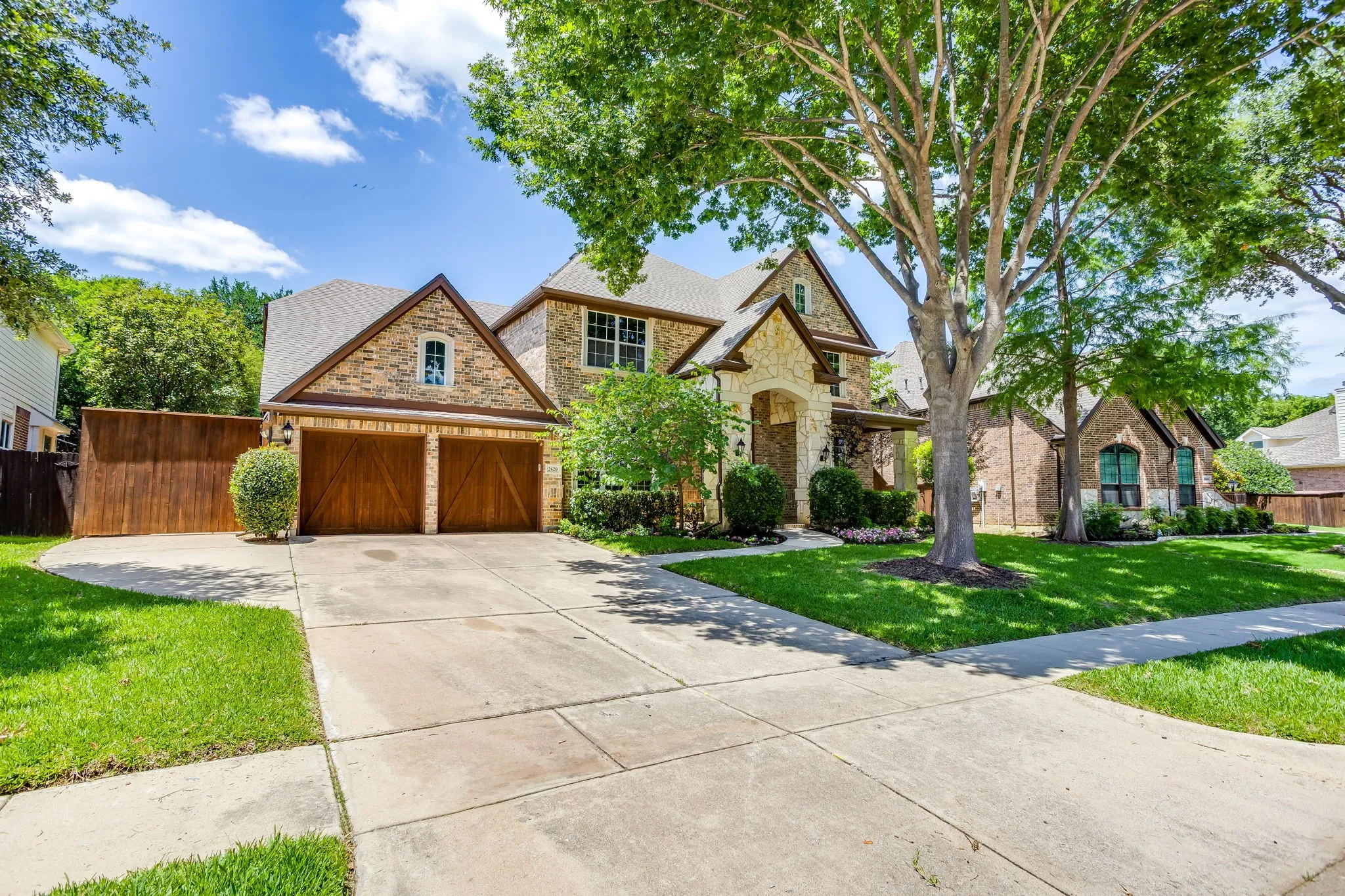 Single Family Residence For Sale in Tarrant County , 2620 Waters Edge Drive, Grand Prairie, Texas 75054, 4 Bedroom, 5 Bathroom, 2 Garage spaces, 4,736 Sqft, built in 2005, mls#21288167, Real Estate Agent in Grand Prairie, Homes For Sale in Tarrant county, Homes For Sale in Grand Prairie, Realtor in Grand Prairie Texas, Real Estate Brokerage Independent Realty Texas, Luminita Cordes Realtor