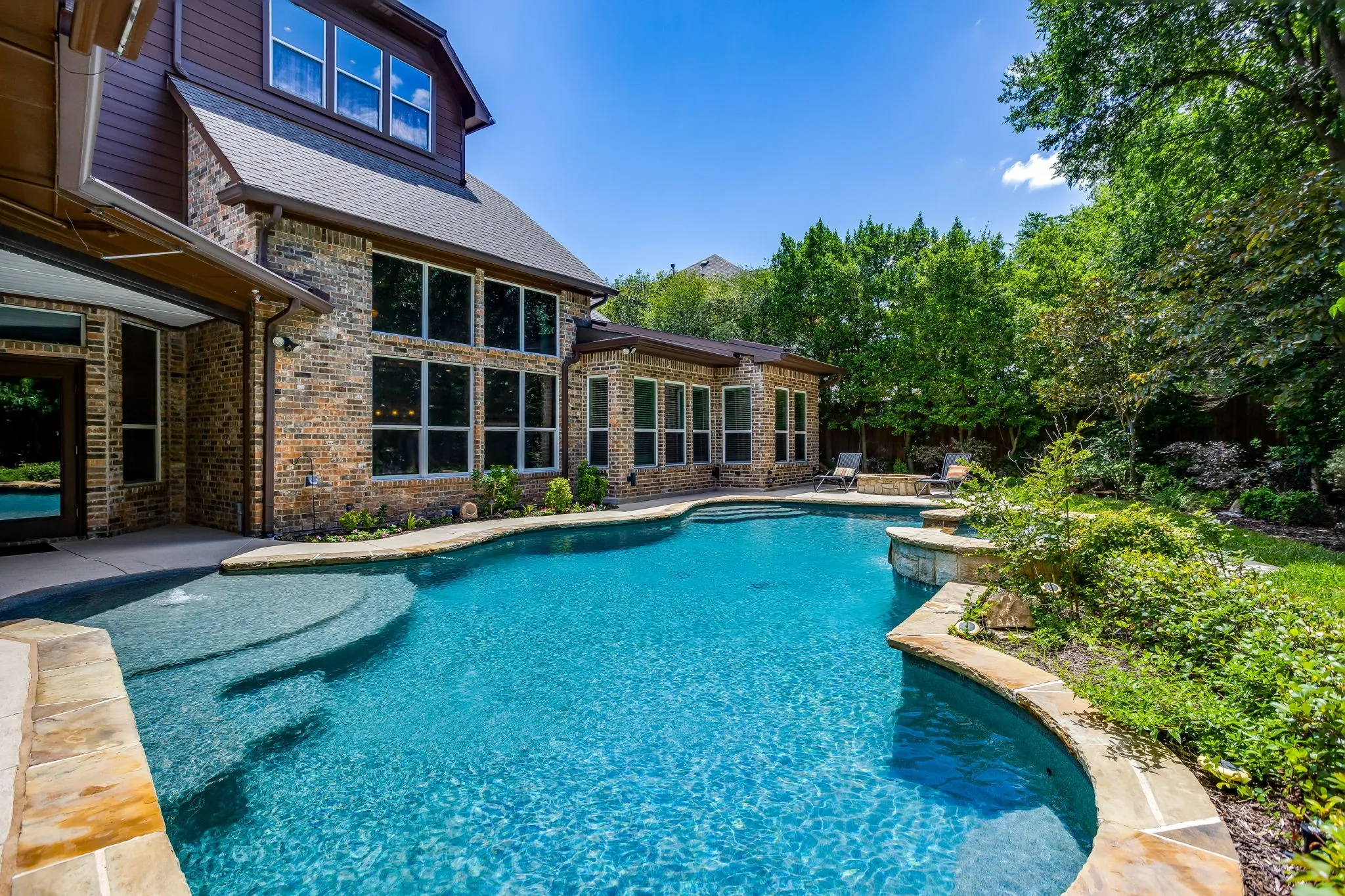 Single Family Residence For Sale in Tarrant County , 2620 Waters Edge Drive, Grand Prairie, Texas 75054, 4 Bedroom, 5 Bathroom, 2 Garage spaces, 4,736 Sqft, built in 2005, mls#21288167, Real Estate Agent in Grand Prairie, Homes For Sale in Tarrant county, Homes For Sale in Grand Prairie, Realtor in Grand Prairie Texas, Real Estate Brokerage Independent Realty Texas, Luminita Cordes Realtor