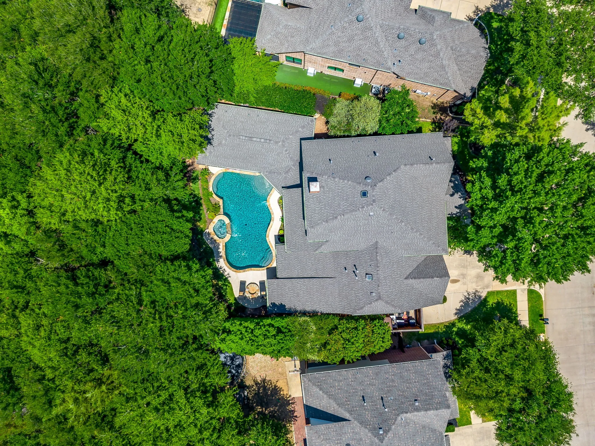Single Family Residence For Sale in Tarrant County , 2620 Waters Edge Drive, Grand Prairie, Texas 75054, 4 Bedroom, 5 Bathroom, 2 Garage spaces, 4,736 Sqft, built in 2005, mls#21288167, Real Estate Agent in Grand Prairie, Homes For Sale in Tarrant county, Homes For Sale in Grand Prairie, Realtor in Grand Prairie Texas, Real Estate Brokerage Independent Realty Texas, Luminita Cordes Realtor
