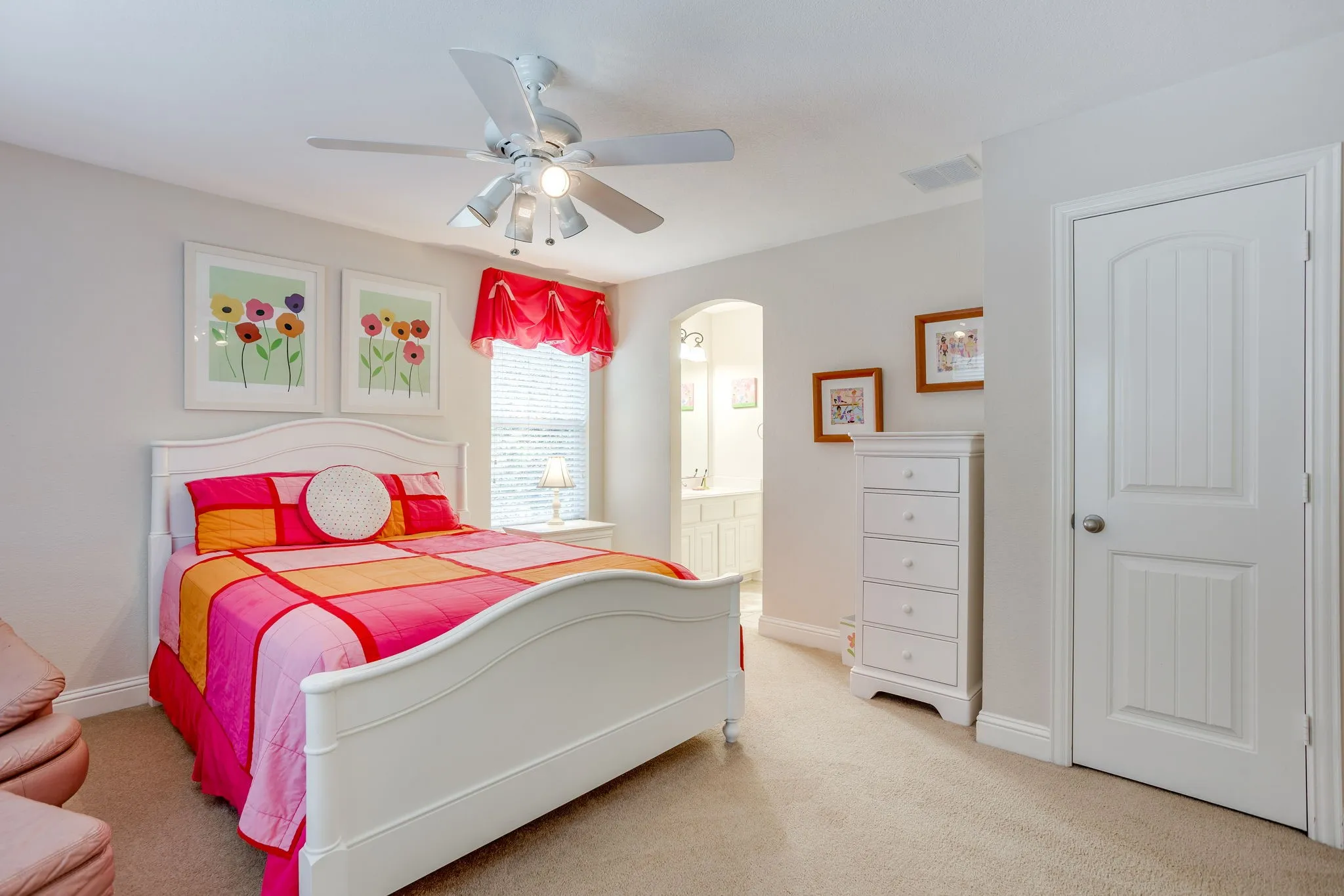 Single Family Residence For Sale in Tarrant County , 2620 Waters Edge Drive, Grand Prairie, Texas 75054, 4 Bedroom, 5 Bathroom, 2 Garage spaces, 4,736 Sqft, built in 2005, mls#21288167, Real Estate Agent in Grand Prairie, Homes For Sale in Tarrant county, Homes For Sale in Grand Prairie, Realtor in Grand Prairie Texas, Real Estate Brokerage Independent Realty Texas, Luminita Cordes Realtor