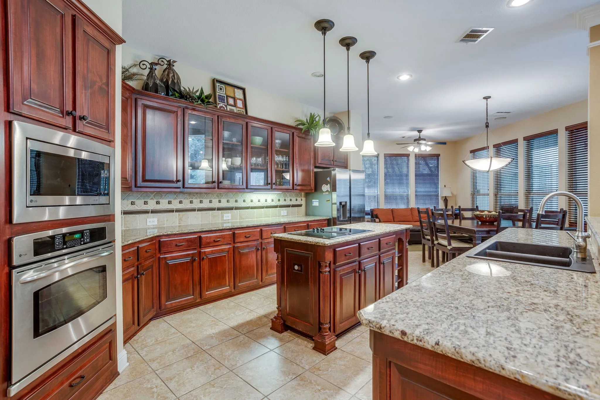 Single Family Residence For Sale in Tarrant County , 2620 Waters Edge Drive, Grand Prairie, Texas 75054, 4 Bedroom, 5 Bathroom, 2 Garage spaces, 4,736 Sqft, built in 2005, mls#21288167, Real Estate Agent in Grand Prairie, Homes For Sale in Tarrant county, Homes For Sale in Grand Prairie, Realtor in Grand Prairie Texas, Real Estate Brokerage Independent Realty Texas, Luminita Cordes Realtor