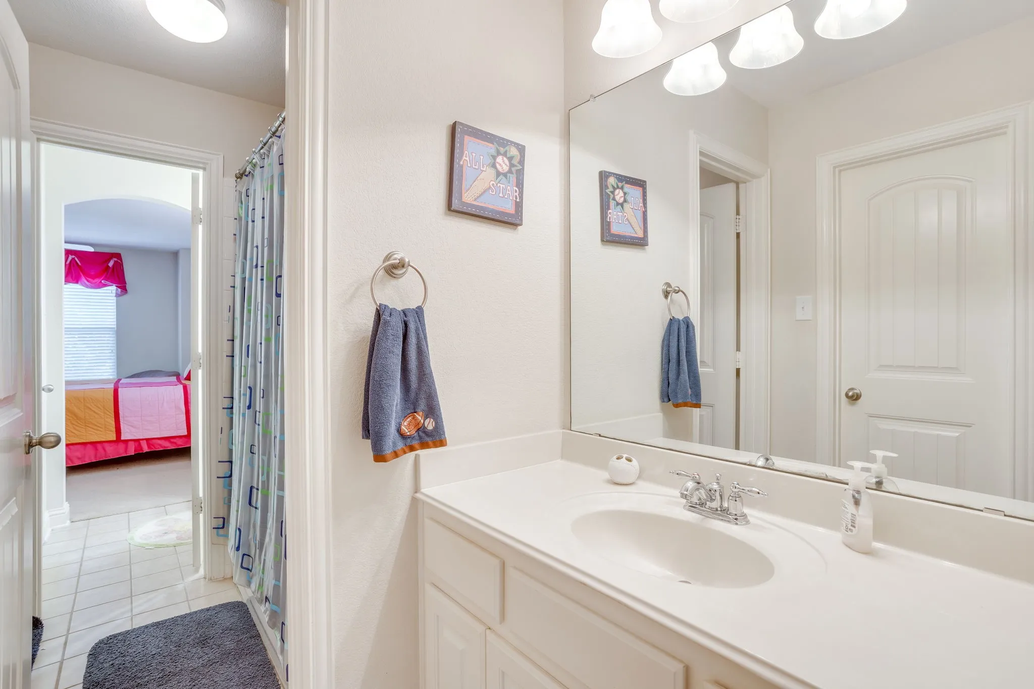 Single Family Residence For Sale in Tarrant County , 2620 Waters Edge Drive, Grand Prairie, Texas 75054, 4 Bedroom, 5 Bathroom, 2 Garage spaces, 4,736 Sqft, built in 2005, mls#21288167, Real Estate Agent in Grand Prairie, Homes For Sale in Tarrant county, Homes For Sale in Grand Prairie, Realtor in Grand Prairie Texas, Real Estate Brokerage Independent Realty Texas, Luminita Cordes Realtor