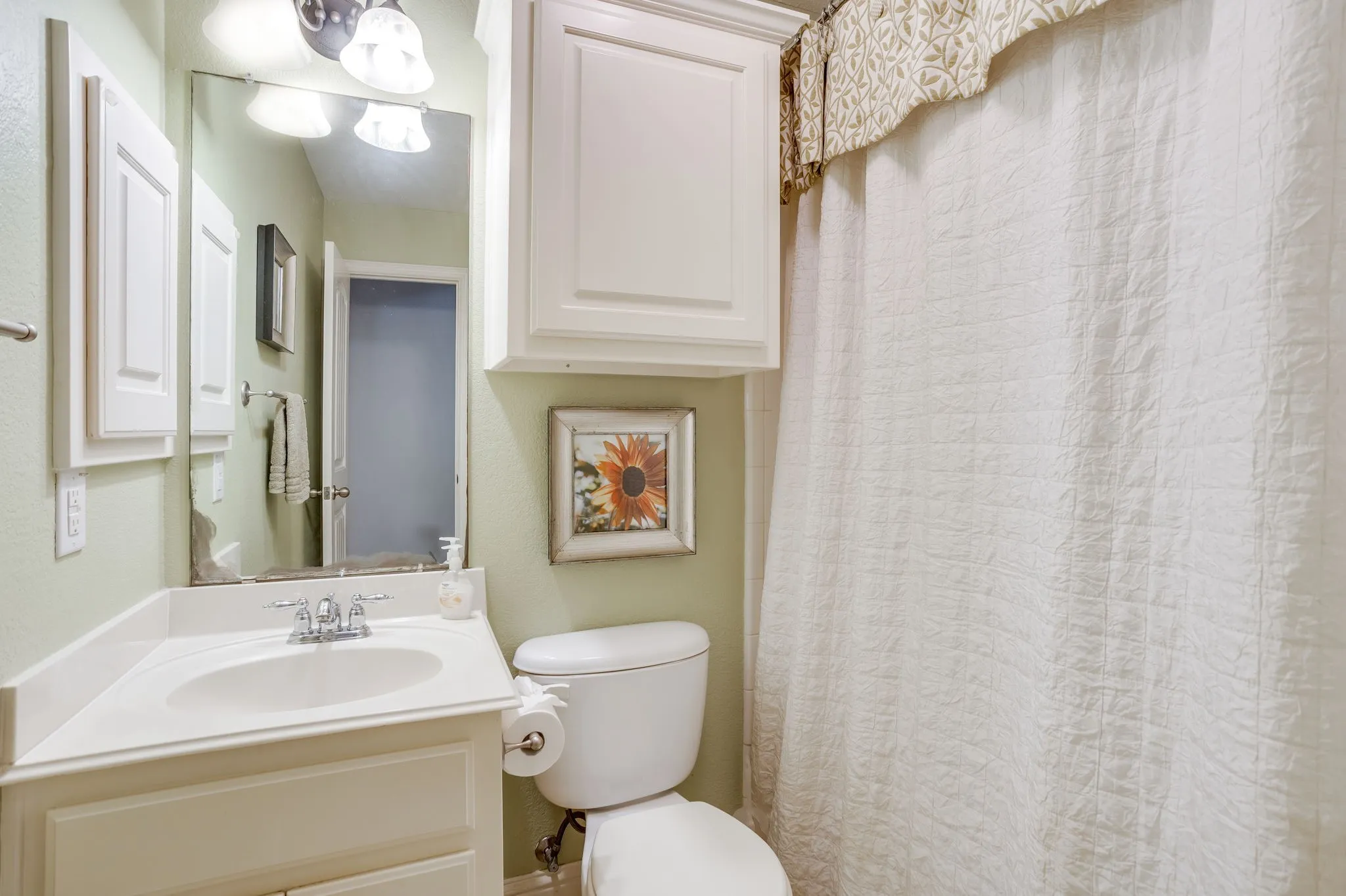 Single Family Residence For Sale in Tarrant County , 2620 Waters Edge Drive, Grand Prairie, Texas 75054, 4 Bedroom, 5 Bathroom, 2 Garage spaces, 4,736 Sqft, built in 2005, mls#21288167, Real Estate Agent in Grand Prairie, Homes For Sale in Tarrant county, Homes For Sale in Grand Prairie, Realtor in Grand Prairie Texas, Real Estate Brokerage Independent Realty Texas, Luminita Cordes Realtor