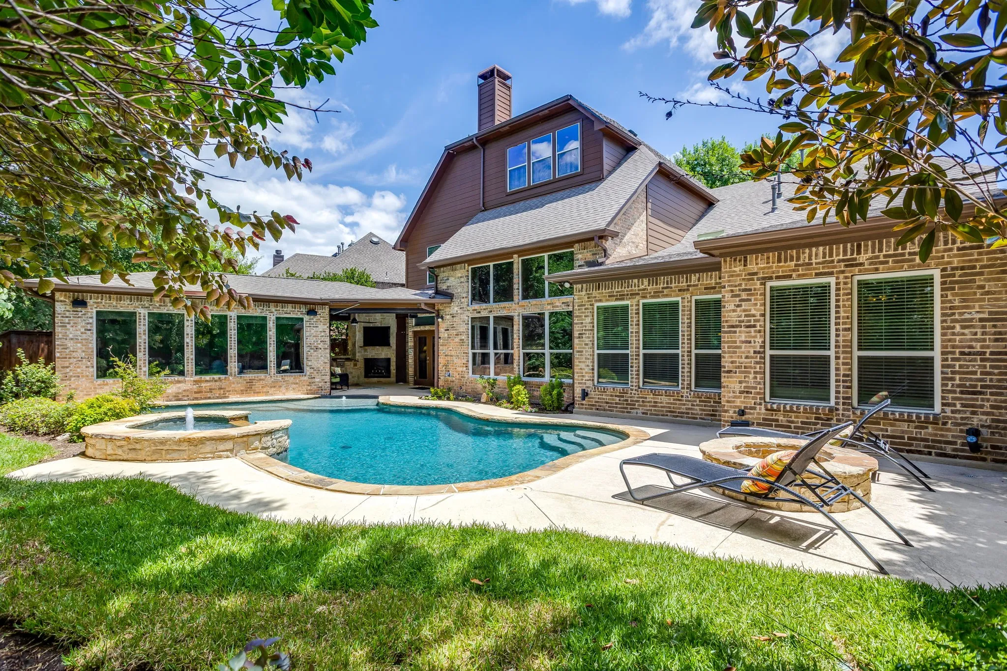 Single Family Residence For Sale in Tarrant County , 2620 Waters Edge Drive, Grand Prairie, Texas 75054, 4 Bedroom, 5 Bathroom, 2 Garage spaces, 4,736 Sqft, built in 2005, mls#21288167, Real Estate Agent in Grand Prairie, Homes For Sale in Tarrant county, Homes For Sale in Grand Prairie, Realtor in Grand Prairie Texas, Real Estate Brokerage Independent Realty Texas, Luminita Cordes Realtor