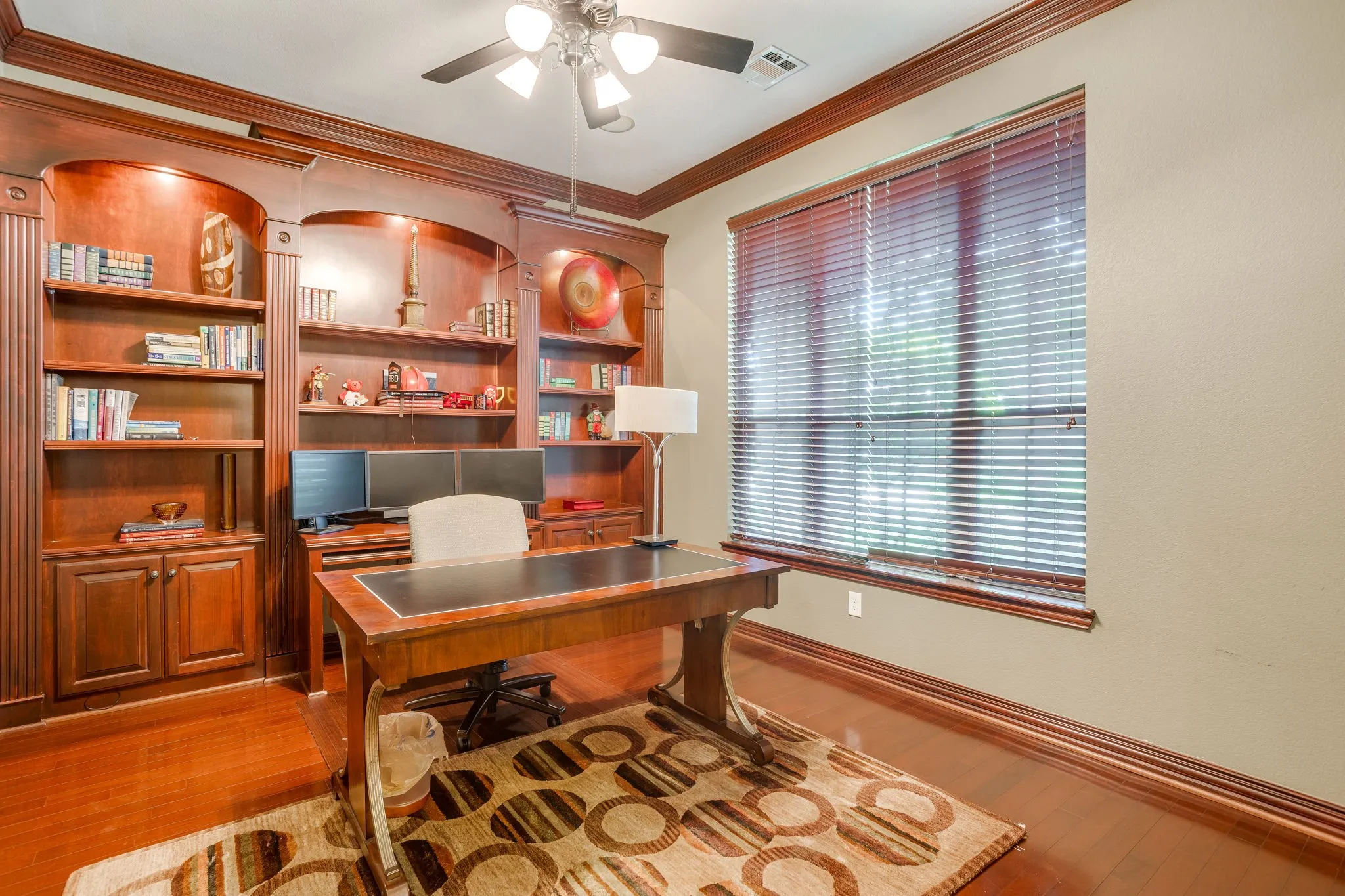 Single Family Residence For Sale in Tarrant County , 2620 Waters Edge Drive, Grand Prairie, Texas 75054, 4 Bedroom, 5 Bathroom, 2 Garage spaces, 4,736 Sqft, built in 2005, mls#21288167, Real Estate Agent in Grand Prairie, Homes For Sale in Tarrant county, Homes For Sale in Grand Prairie, Realtor in Grand Prairie Texas, Real Estate Brokerage Independent Realty Texas, Luminita Cordes Realtor