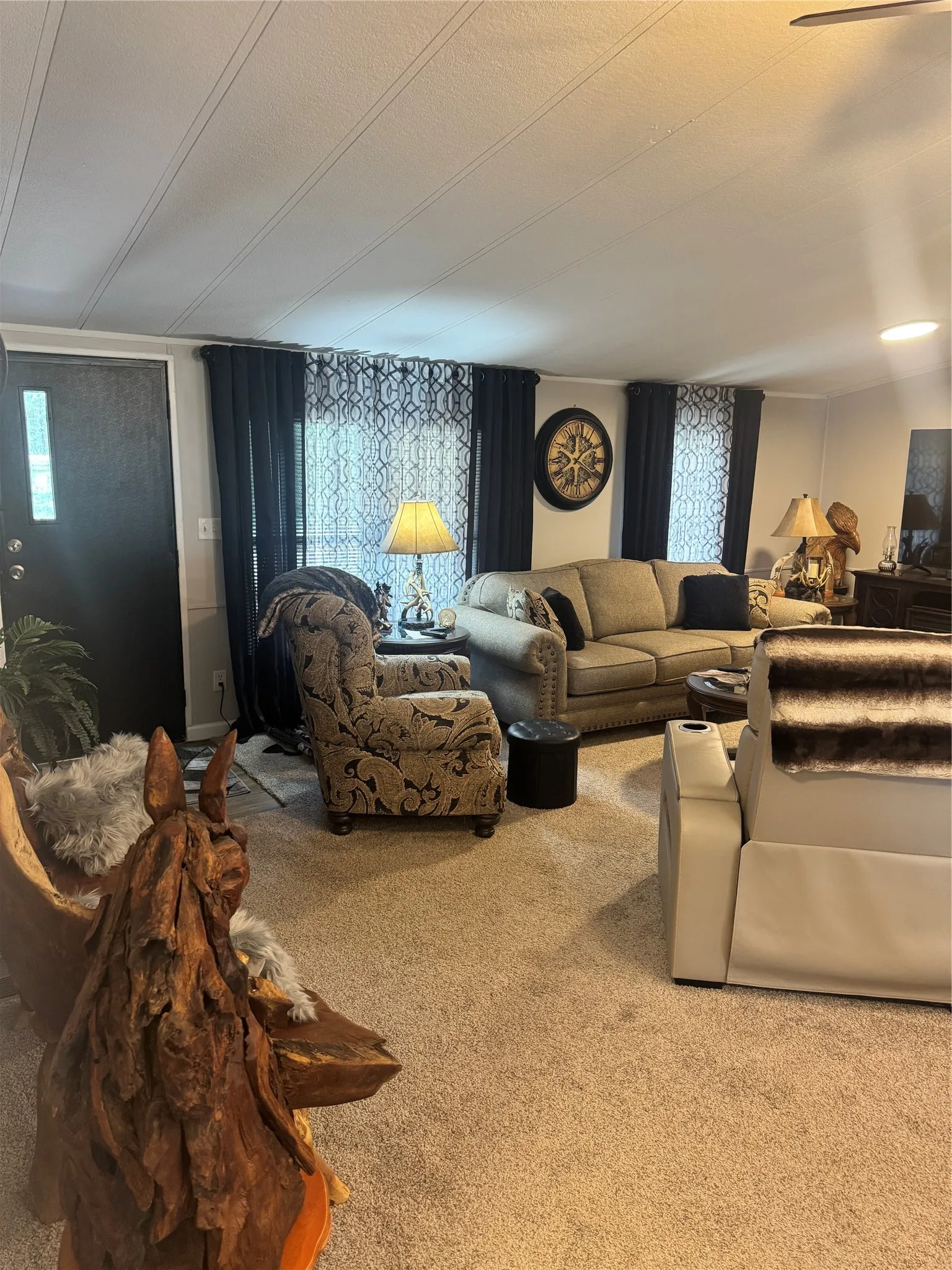 Mobile Home For Sale in Henderson County , 20414 Hillside Drive, Chandler, Texas 75758, 3 Bedroom, 2 Bathroom, Garage spaces, 1,568 Sqft, built in 1984, mls#21284977, Real Estate Agent in Chandler, Homes For Sale in Henderson county, Homes For Sale in Chandler, Realtor in Chandler Texas, Real Estate Brokerage Independent Realty Texas, Luminita Cordes Realtor