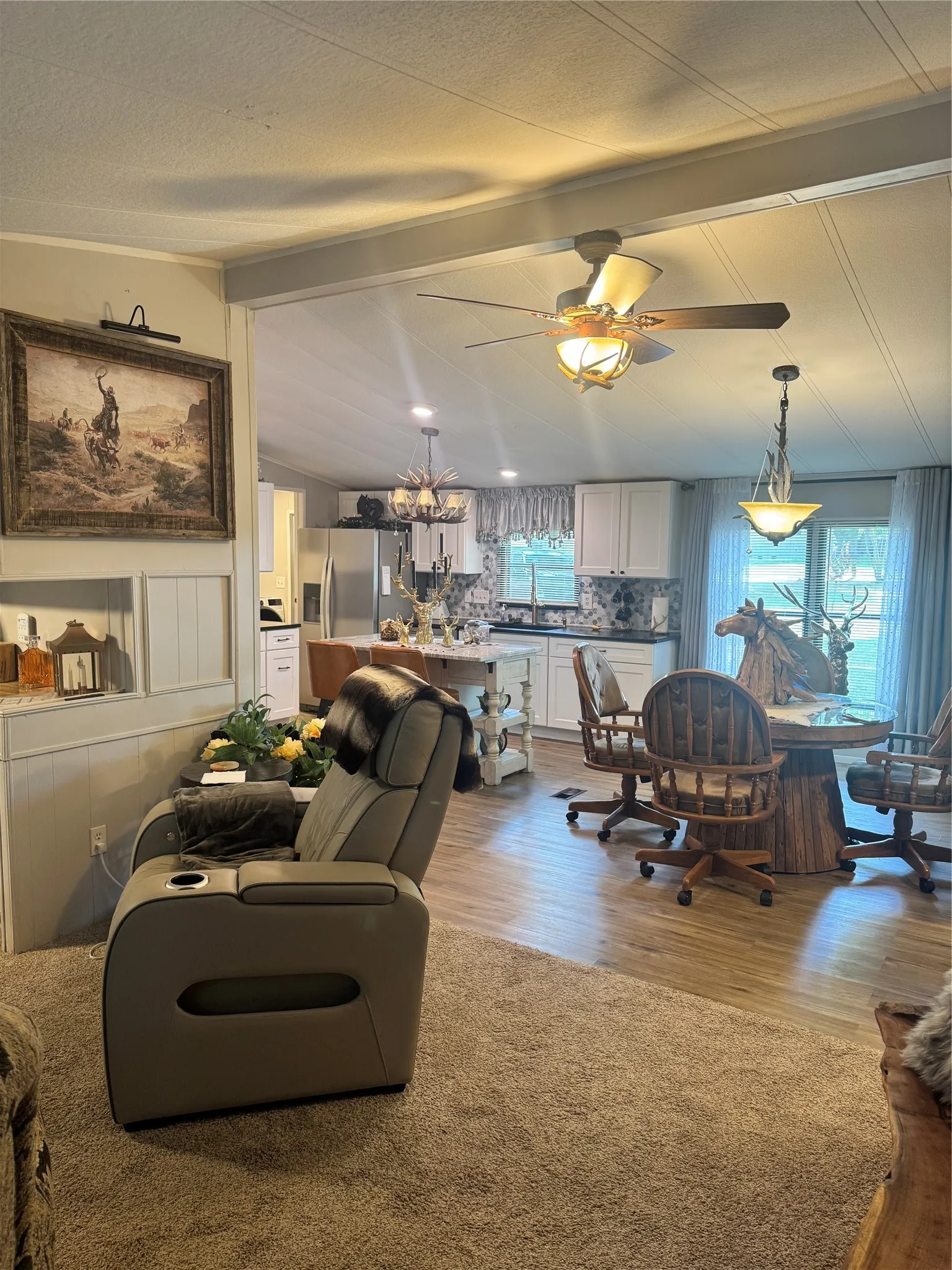 Mobile Home For Sale in Henderson County , 20414 Hillside Drive, Chandler, Texas 75758, 3 Bedroom, 2 Bathroom, Garage spaces, 1,568 Sqft, built in 1984, mls#21284977, Real Estate Agent in Chandler, Homes For Sale in Henderson county, Homes For Sale in Chandler, Realtor in Chandler Texas, Real Estate Brokerage Independent Realty Texas, Luminita Cordes Realtor