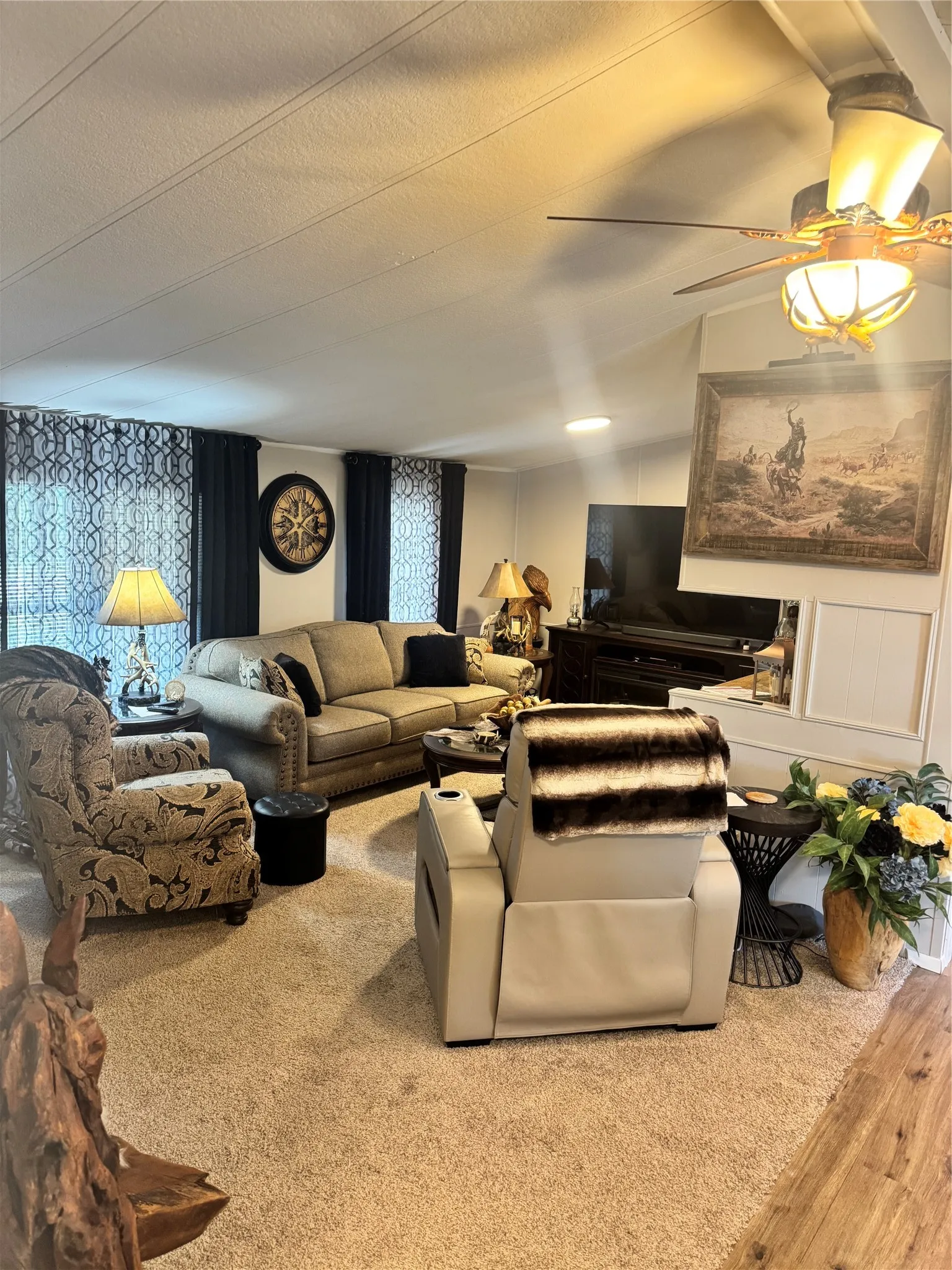 Mobile Home For Sale in Henderson County , 20414 Hillside Drive, Chandler, Texas 75758, 3 Bedroom, 2 Bathroom, Garage spaces, 1,568 Sqft, built in 1984, mls#21284977, Real Estate Agent in Chandler, Homes For Sale in Henderson county, Homes For Sale in Chandler, Realtor in Chandler Texas, Real Estate Brokerage Independent Realty Texas, Luminita Cordes Realtor
