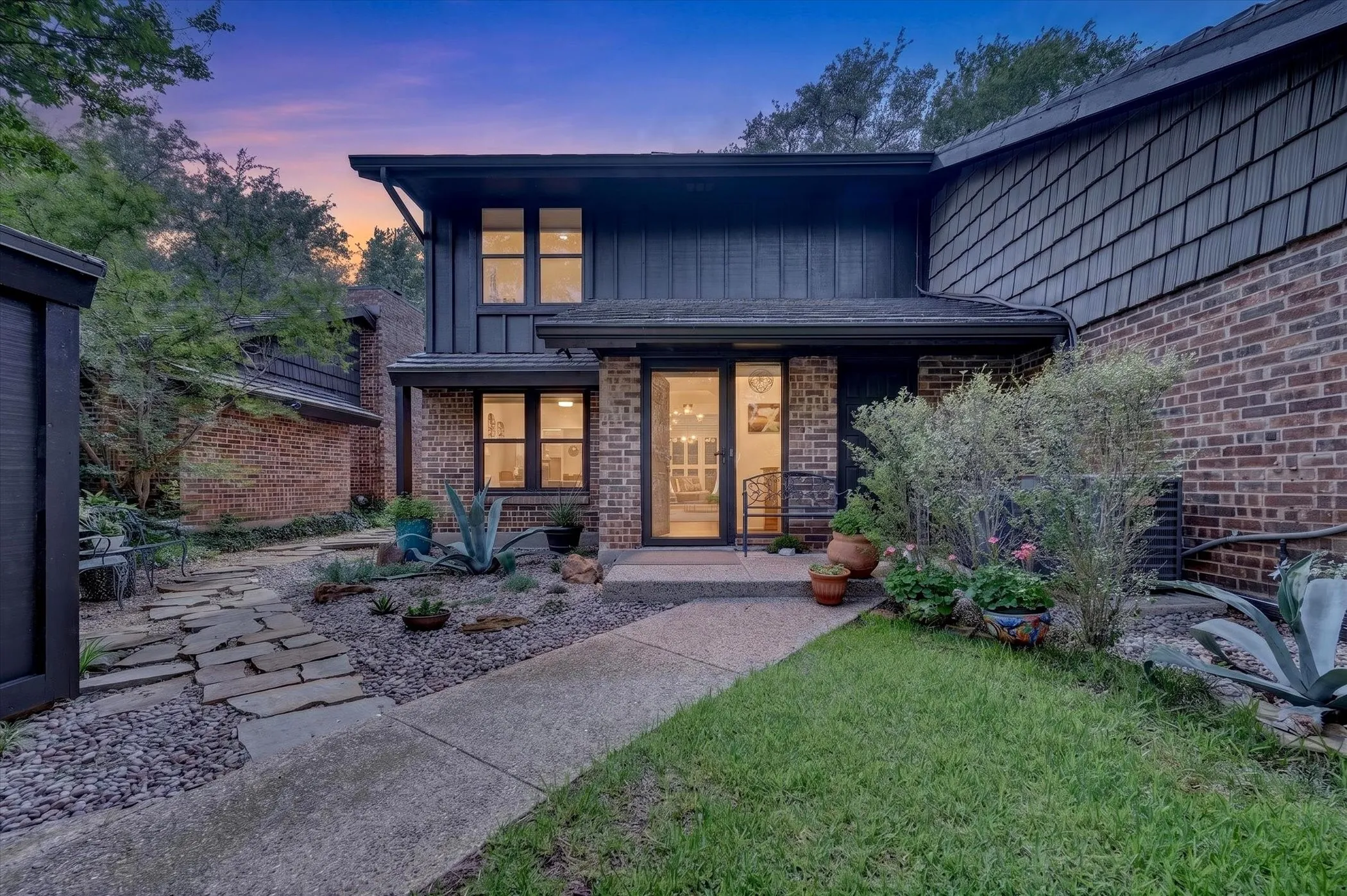 Condominium For Sale in Dallas County , 12627 Breckenridge Drive 200, Dallas, Texas 75230, 2 Bedroom, 3 Bathroom, Garage spaces, 2,017 Sqft, built in 1974, mls#21289054, Real Estate Agent in Dallas, Homes For Sale in Dallas county, Homes For Sale in Dallas, Realtor in Dallas Texas, Real Estate Brokerage Independent Realty Texas, Luminita Cordes Realtor