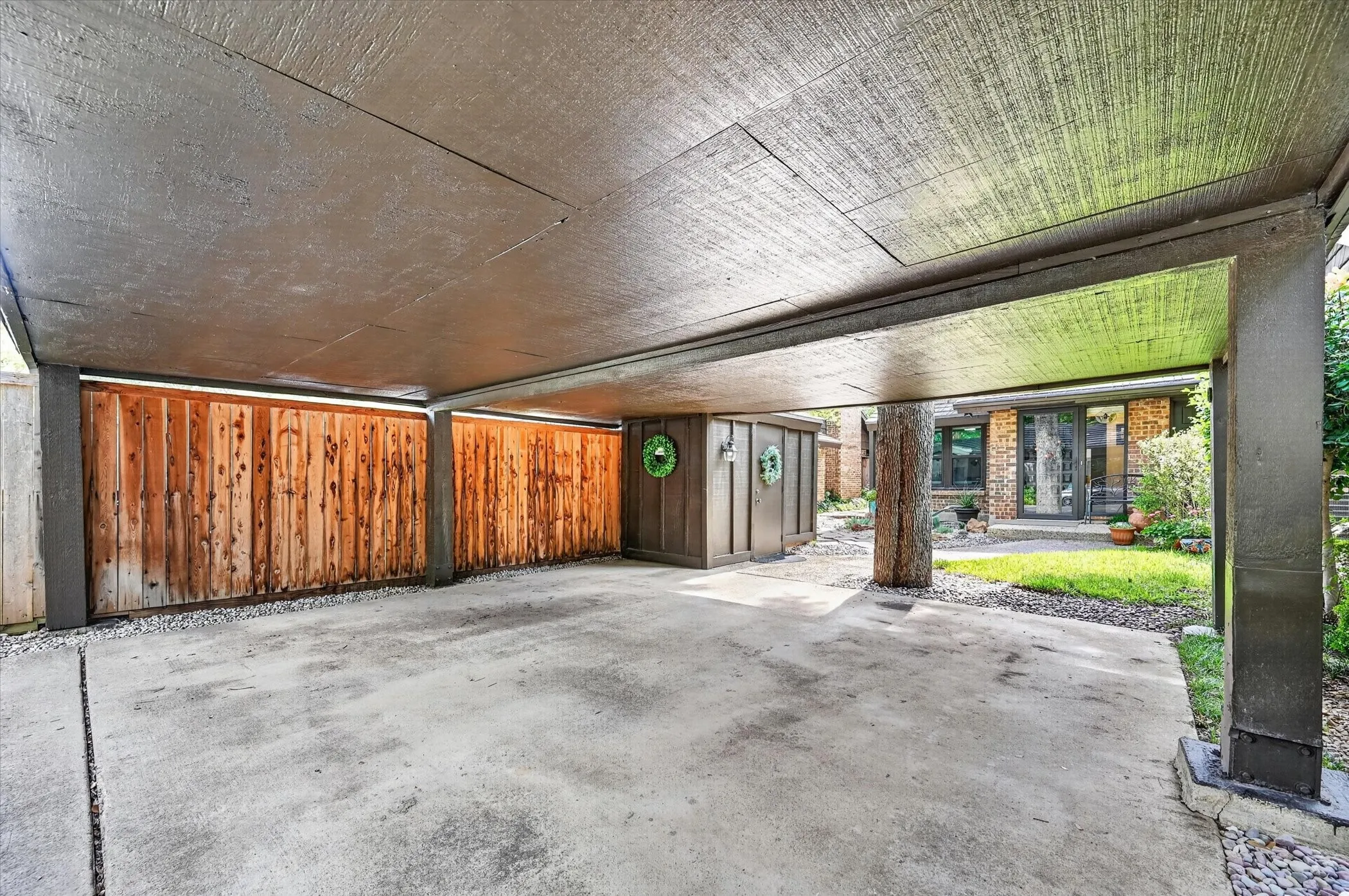 Condominium For Sale in Dallas County , 12627 Breckenridge Drive 200, Dallas, Texas 75230, 2 Bedroom, 3 Bathroom, Garage spaces, 2,017 Sqft, built in 1974, mls#21289054, Real Estate Agent in Dallas, Homes For Sale in Dallas county, Homes For Sale in Dallas, Realtor in Dallas Texas, Real Estate Brokerage Independent Realty Texas, Luminita Cordes Realtor