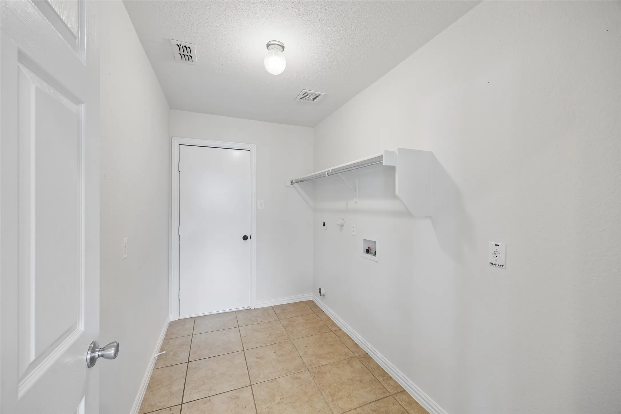 Single Family Residence For Sale in Collin County , 1129 Honeywell Drive, Anna, Texas 75409, 4 Bedroom, 3 Bathroom, 2 Garage spaces, 2,736 Sqft, built in 2007, mls#21287415, Real Estate Agent in Anna, Homes For Sale in Collin county, Homes For Sale in Anna, Realtor in Anna Texas, Real Estate Brokerage Independent Realty Texas, Luminita Cordes Realtor