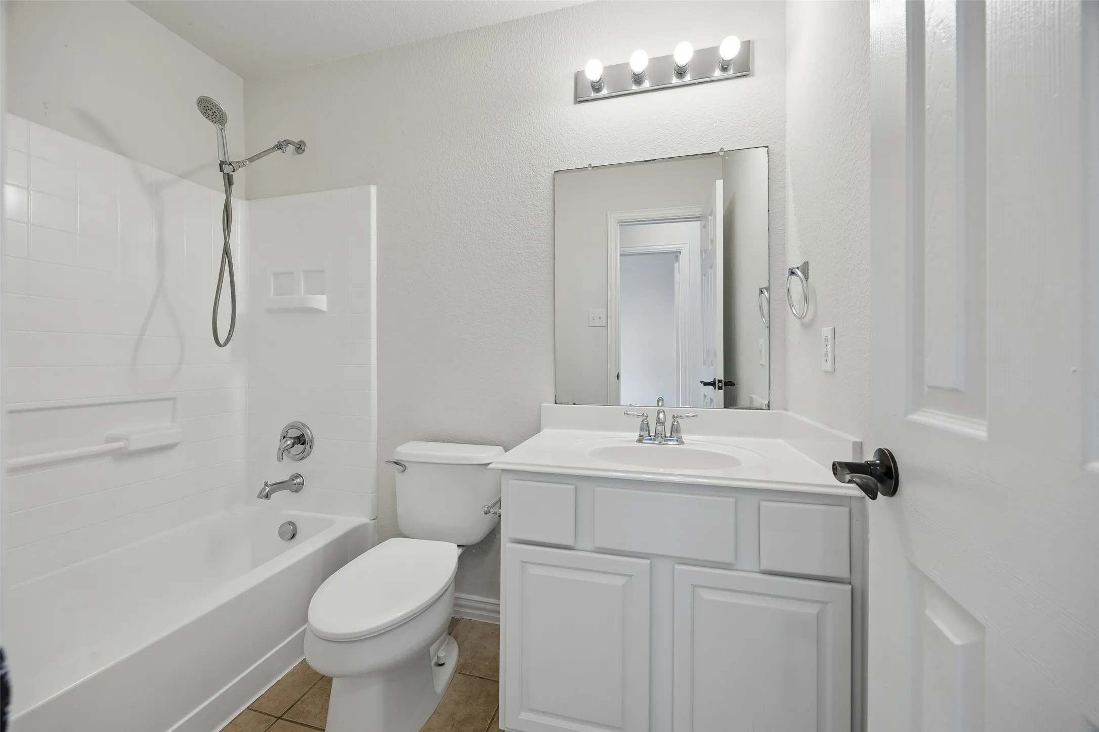 Single Family Residence For Sale in Collin County , 1129 Honeywell Drive, Anna, Texas 75409, 4 Bedroom, 3 Bathroom, 2 Garage spaces, 2,736 Sqft, built in 2007, mls#21287415, Real Estate Agent in Anna, Homes For Sale in Collin county, Homes For Sale in Anna, Realtor in Anna Texas, Real Estate Brokerage Independent Realty Texas, Luminita Cordes Realtor