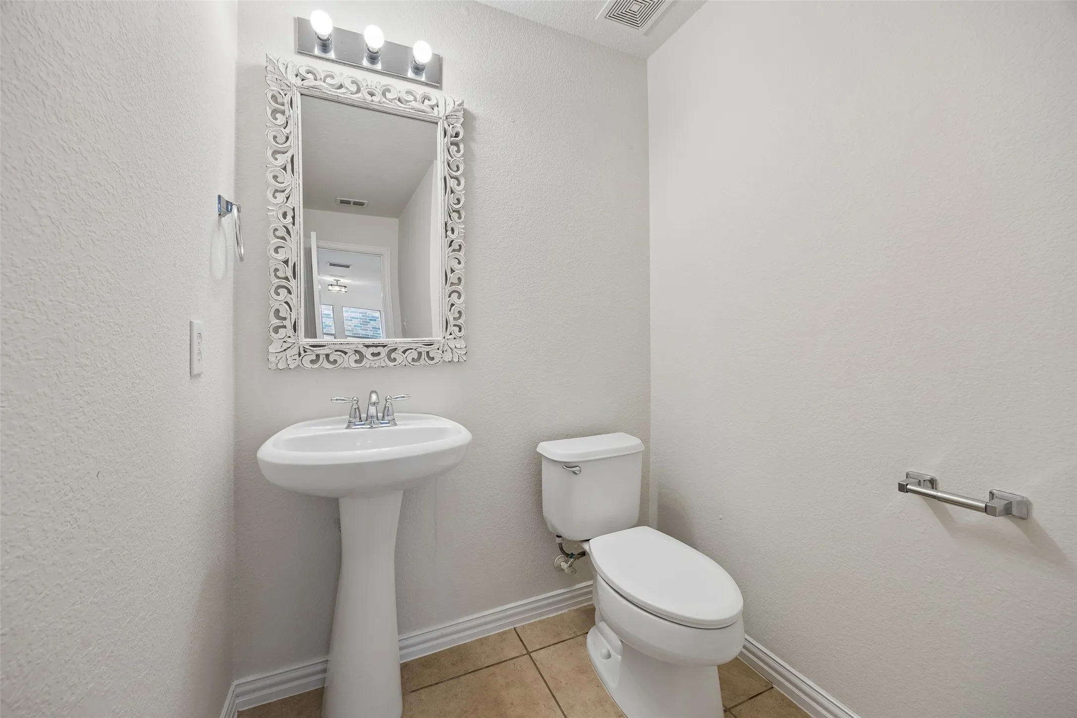 Single Family Residence For Sale in Collin County , 1129 Honeywell Drive, Anna, Texas 75409, 4 Bedroom, 3 Bathroom, 2 Garage spaces, 2,736 Sqft, built in 2007, mls#21287415, Real Estate Agent in Anna, Homes For Sale in Collin county, Homes For Sale in Anna, Realtor in Anna Texas, Real Estate Brokerage Independent Realty Texas, Luminita Cordes Realtor