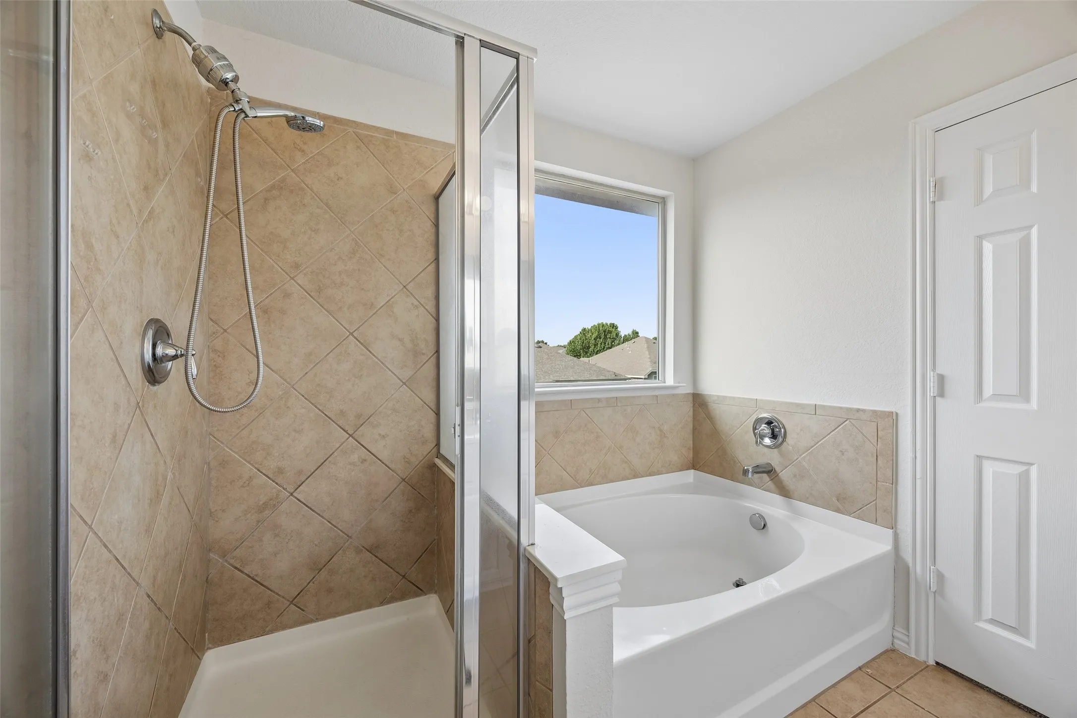 Single Family Residence For Sale in Collin County , 1129 Honeywell Drive, Anna, Texas 75409, 4 Bedroom, 3 Bathroom, 2 Garage spaces, 2,736 Sqft, built in 2007, mls#21287415, Real Estate Agent in Anna, Homes For Sale in Collin county, Homes For Sale in Anna, Realtor in Anna Texas, Real Estate Brokerage Independent Realty Texas, Luminita Cordes Realtor