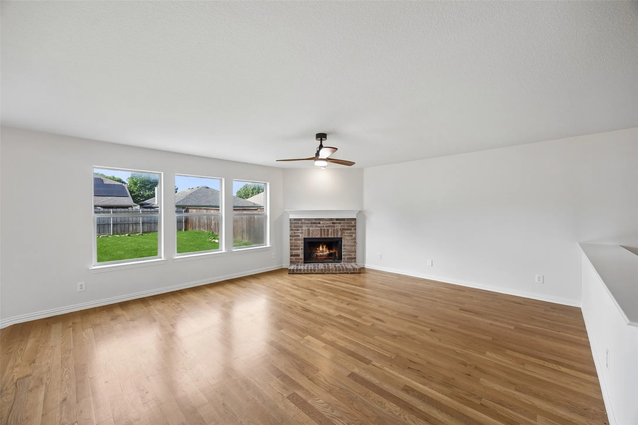 Single Family Residence For Sale in Collin County , 1129 Honeywell Drive, Anna, Texas 75409, 4 Bedroom, 3 Bathroom, 2 Garage spaces, 2,736 Sqft, built in 2007, mls#21287415, Real Estate Agent in Anna, Homes For Sale in Collin county, Homes For Sale in Anna, Realtor in Anna Texas, Real Estate Brokerage Independent Realty Texas, Luminita Cordes Realtor