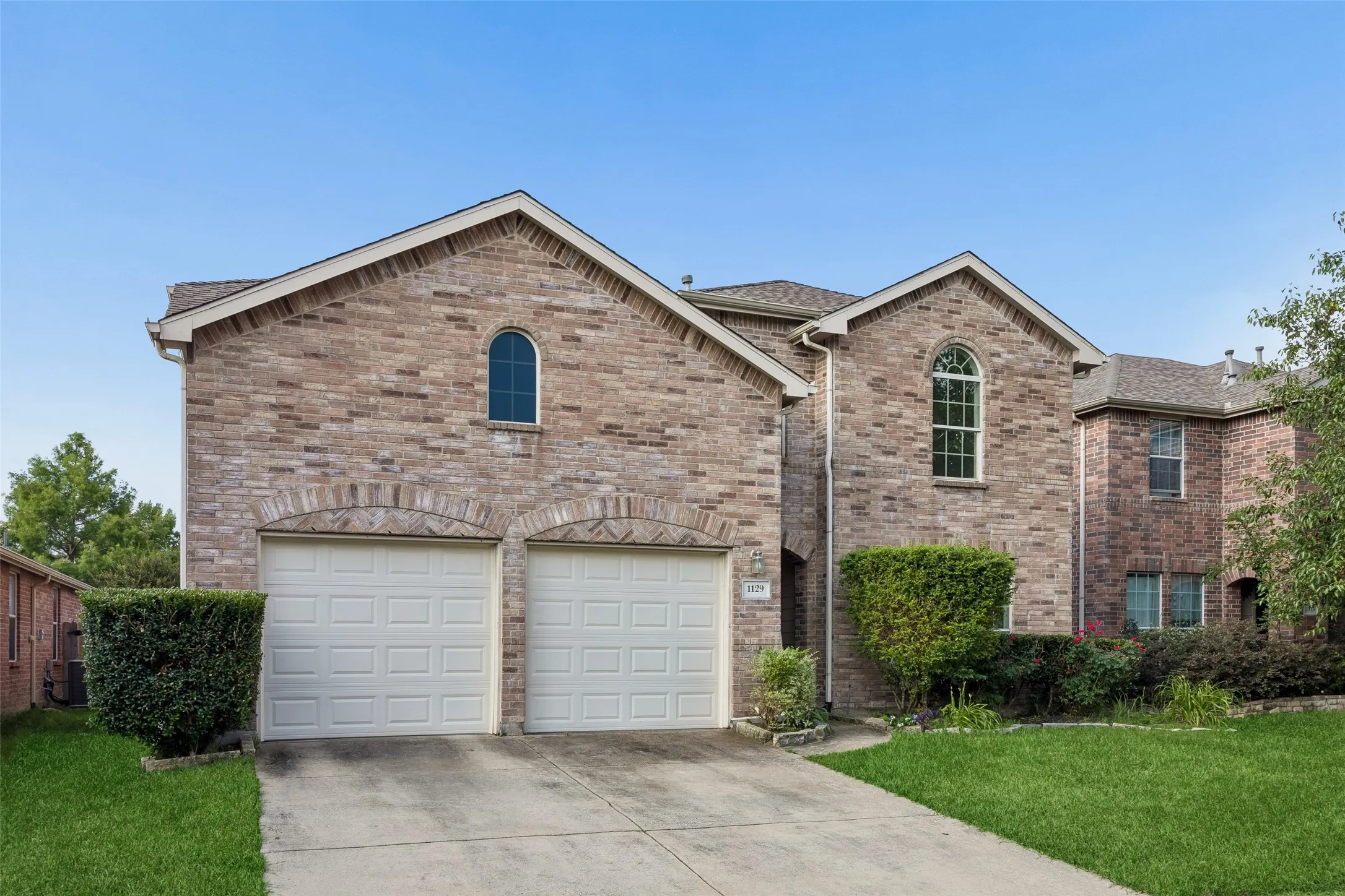 Single Family Residence For Sale in Collin County , 1129 Honeywell Drive, Anna, Texas 75409, 4 Bedroom, 3 Bathroom, 2 Garage spaces, 2,736 Sqft, built in 2007, mls#21287415, Real Estate Agent in Anna, Homes For Sale in Collin county, Homes For Sale in Anna, Realtor in Anna Texas, Real Estate Brokerage Independent Realty Texas, Luminita Cordes Realtor