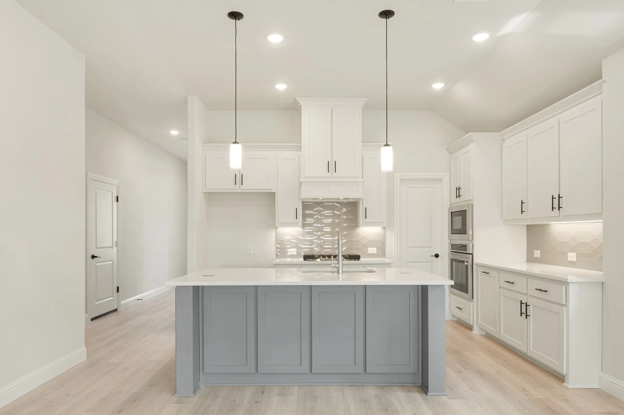 Single Family Residence For Sale in Parker County , 137 Kingfisher Lane, Aledo, Texas 76008, 4 Bedroom, 3 Bathroom, 2 Garage spaces, 2,454 Sqft, built in 2026, mls#21289067, Real Estate Agent in Aledo, Homes For Sale in Parker county, Homes For Sale in Aledo, Realtor in Aledo Texas, Real Estate Brokerage Independent Realty Texas, Luminita Cordes Realtor