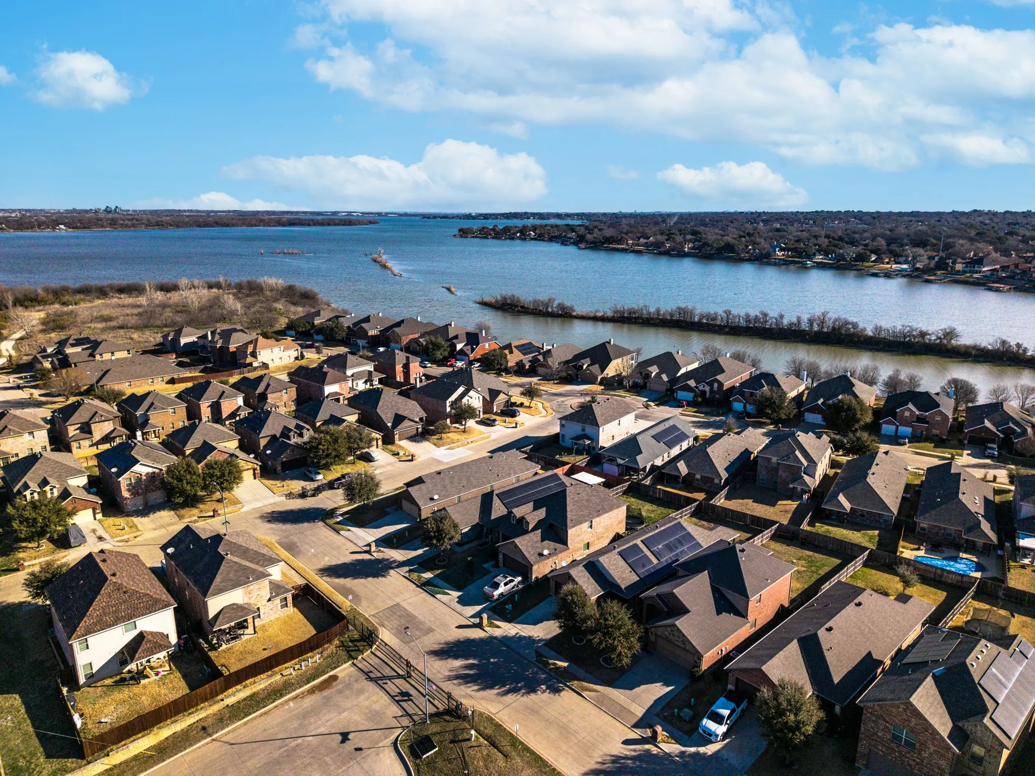 Aerial perspective of suburban area Lake Arlington two blocks away.