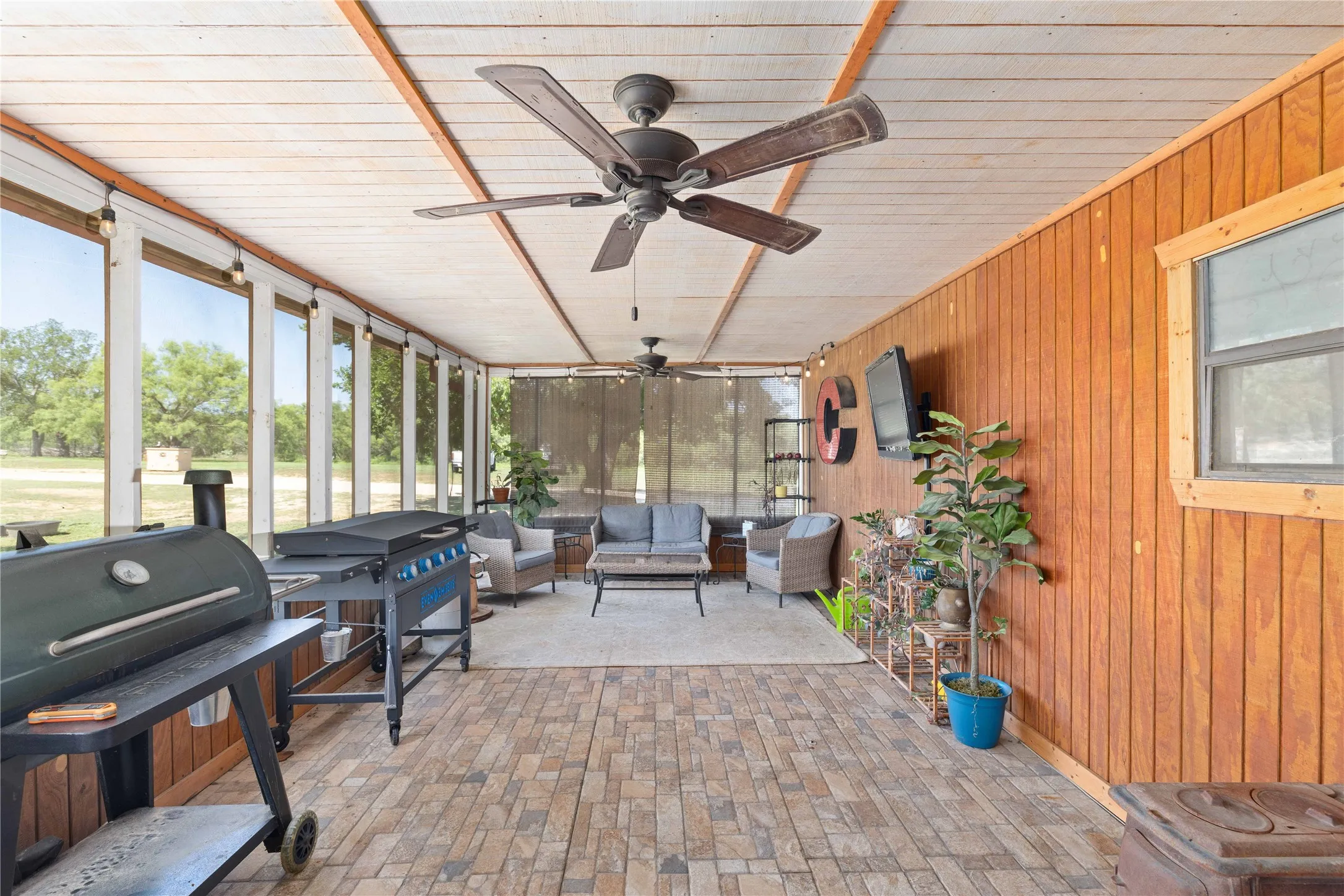 Single Family Residence For Sale in Coleman County , 883 Santa Anna Ave, Coleman, Texas 76834, 4 Bedroom, 3 Bathroom, Garage spaces, 3,282 Sqft, built in 0, mls#21288495, Real Estate Agent in Coleman, Homes For Sale in Coleman county, Homes For Sale in Coleman, Realtor in Coleman Texas, Real Estate Brokerage Independent Realty Texas, Luminita Cordes Realtor
