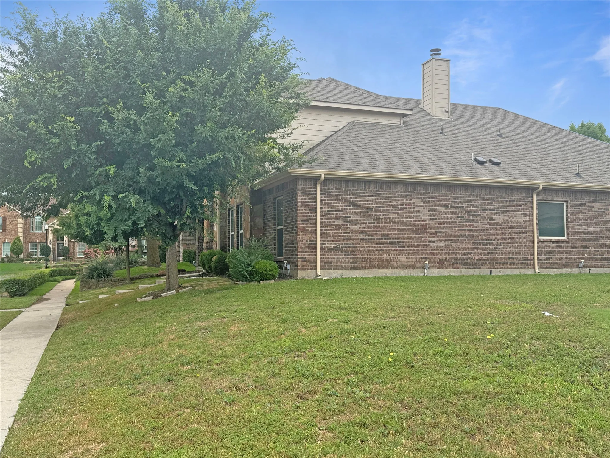 Single Family Residence For Sale in Ellis County , 421 Sunnyside Lane, Red Oak, Texas 75154, 4 Bedroom, 3 Bathroom, 2 Garage spaces, 2,485 Sqft, built in 2014, mls#21289115, Real Estate Agent in Red Oak, Homes For Sale in Ellis county, Homes For Sale in Red Oak, Realtor in Red Oak Texas, Real Estate Brokerage Independent Realty Texas, Luminita Cordes Realtor