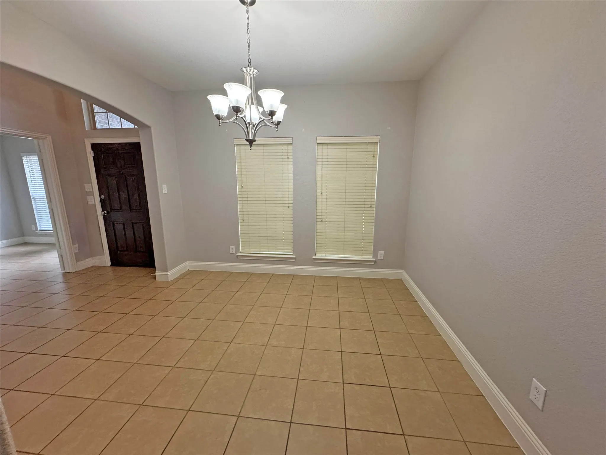 Single Family Residence For Sale in Ellis County , 421 Sunnyside Lane, Red Oak, Texas 75154, 4 Bedroom, 3 Bathroom, 2 Garage spaces, 2,485 Sqft, built in 2014, mls#21289115, Real Estate Agent in Red Oak, Homes For Sale in Ellis county, Homes For Sale in Red Oak, Realtor in Red Oak Texas, Real Estate Brokerage Independent Realty Texas, Luminita Cordes Realtor